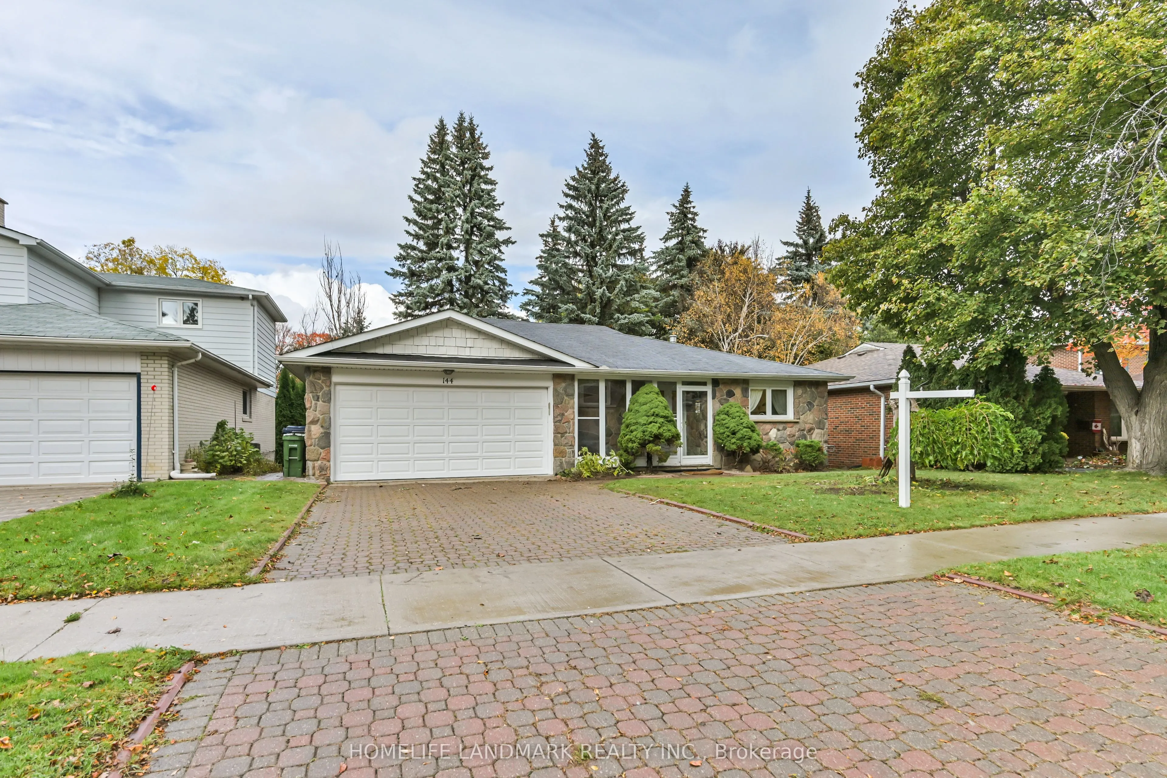 144 Clansman Boulevard