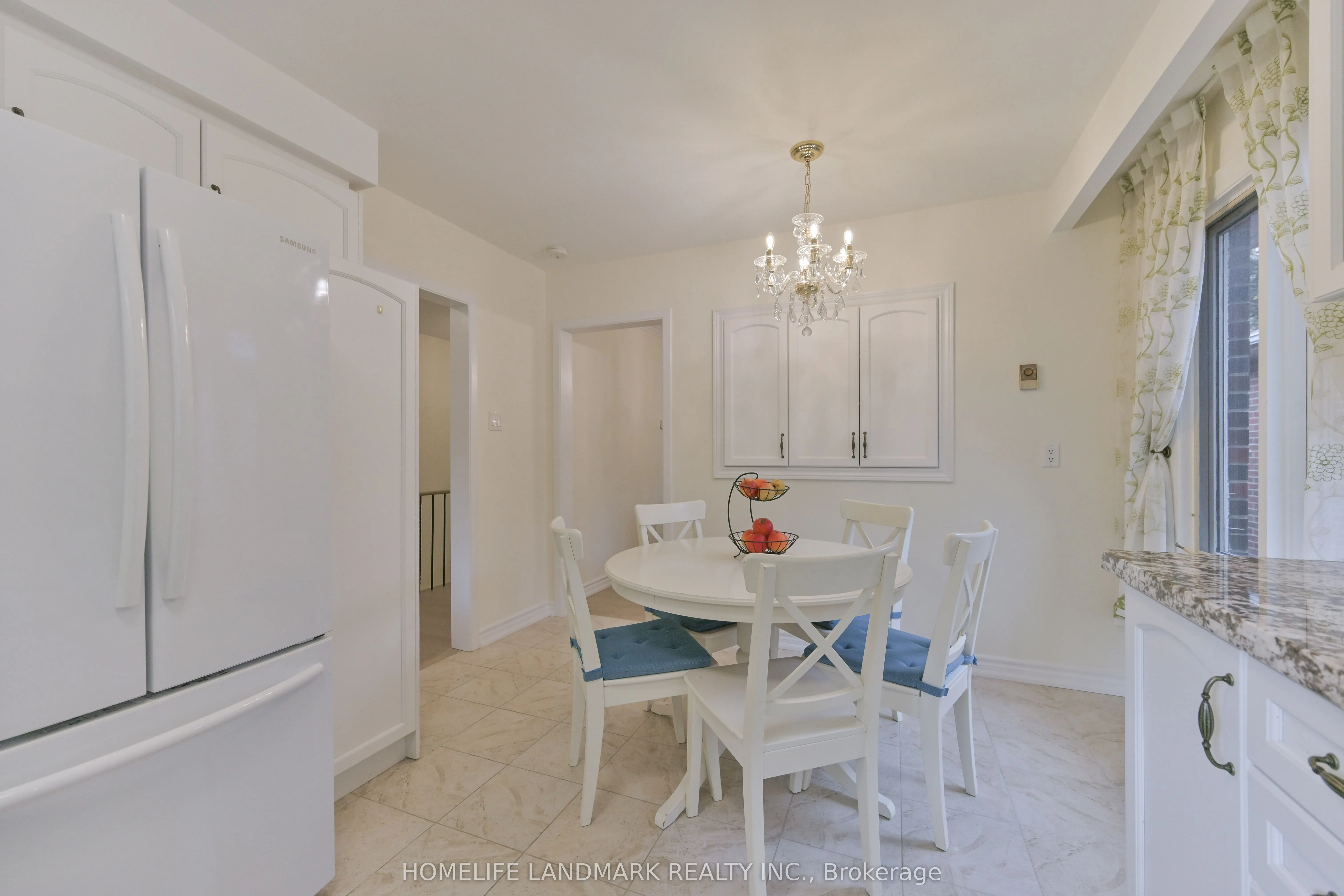 144 Clansman Boulevard