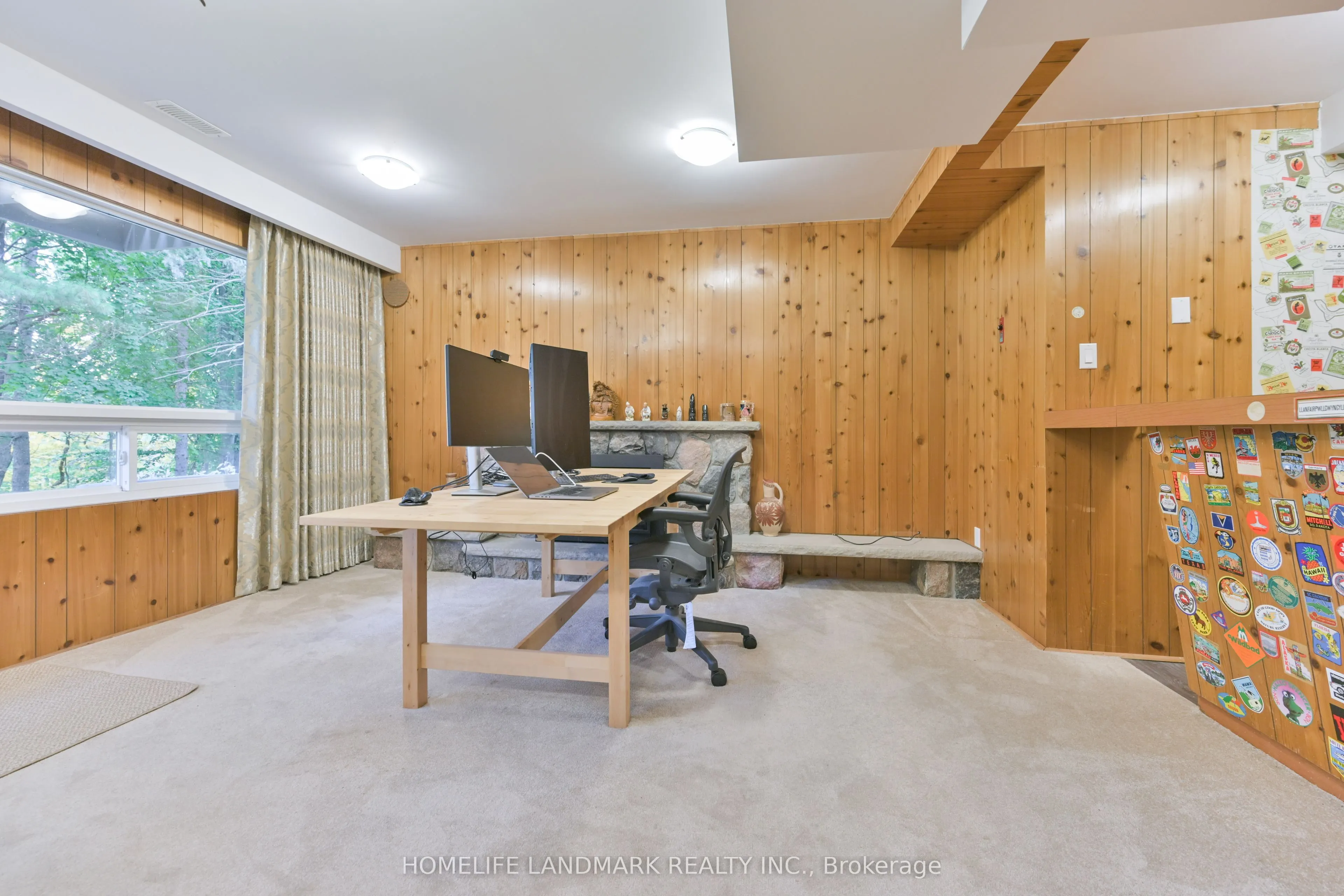 144 Clansman Boulevard