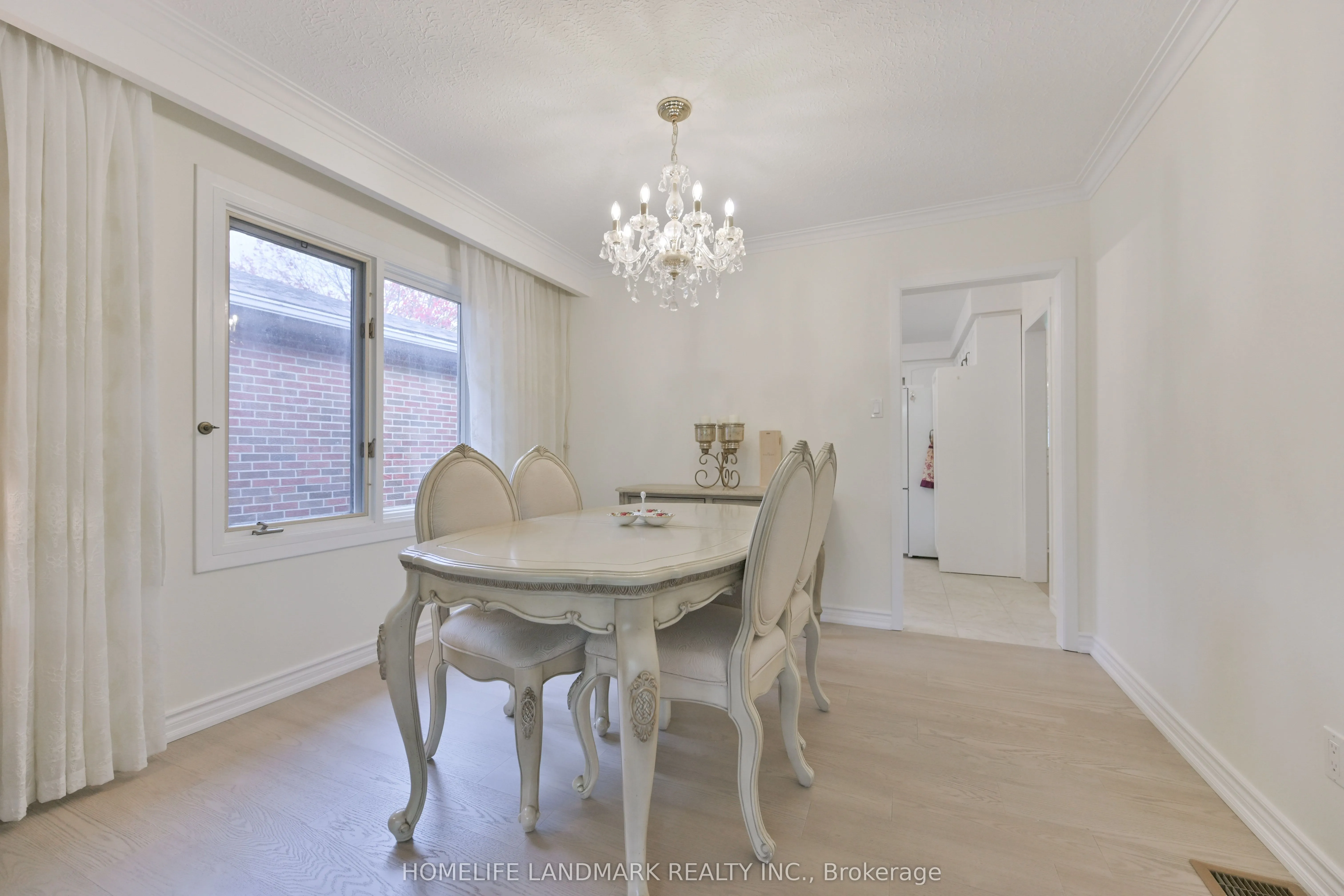 144 Clansman Boulevard