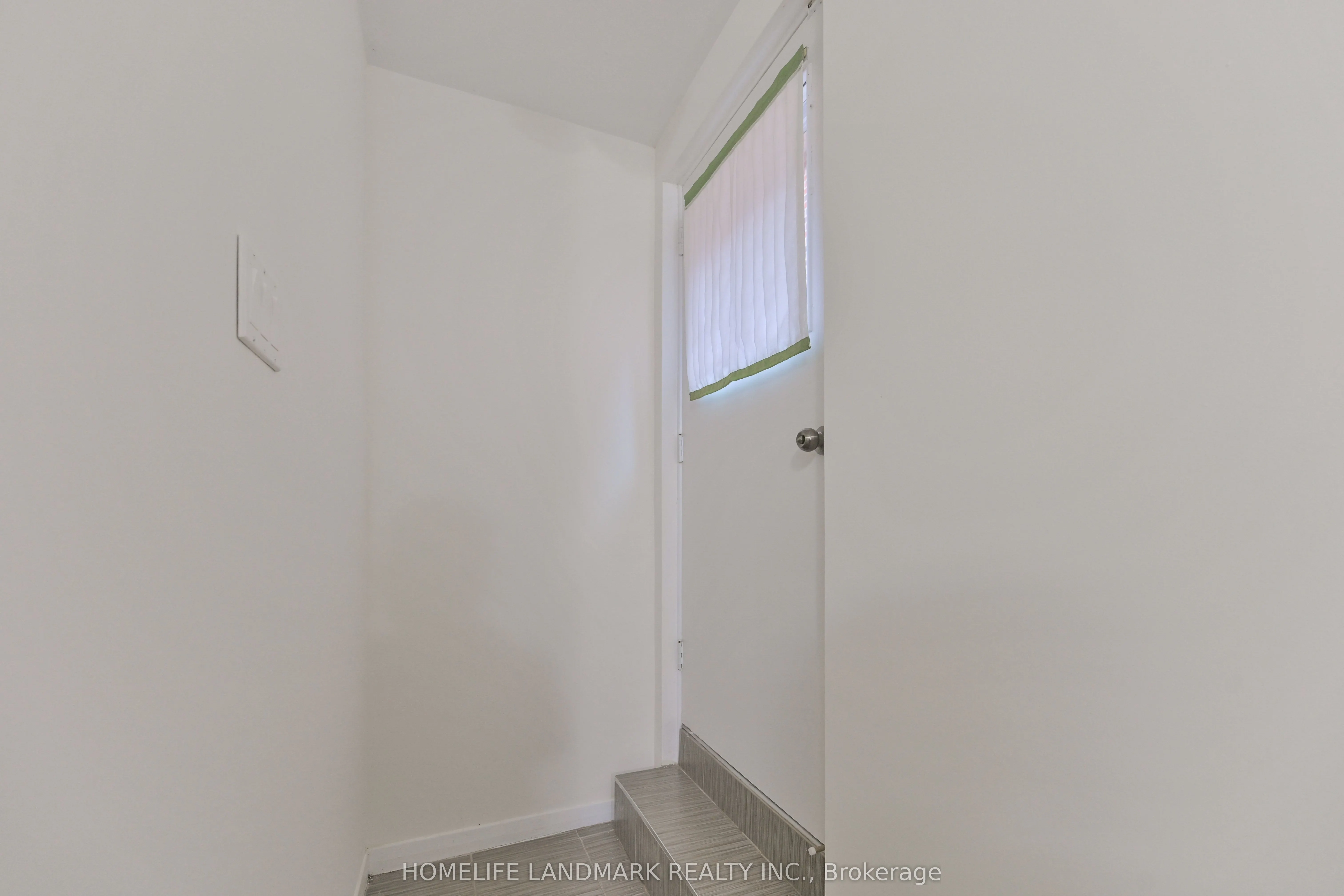 144 Clansman Boulevard