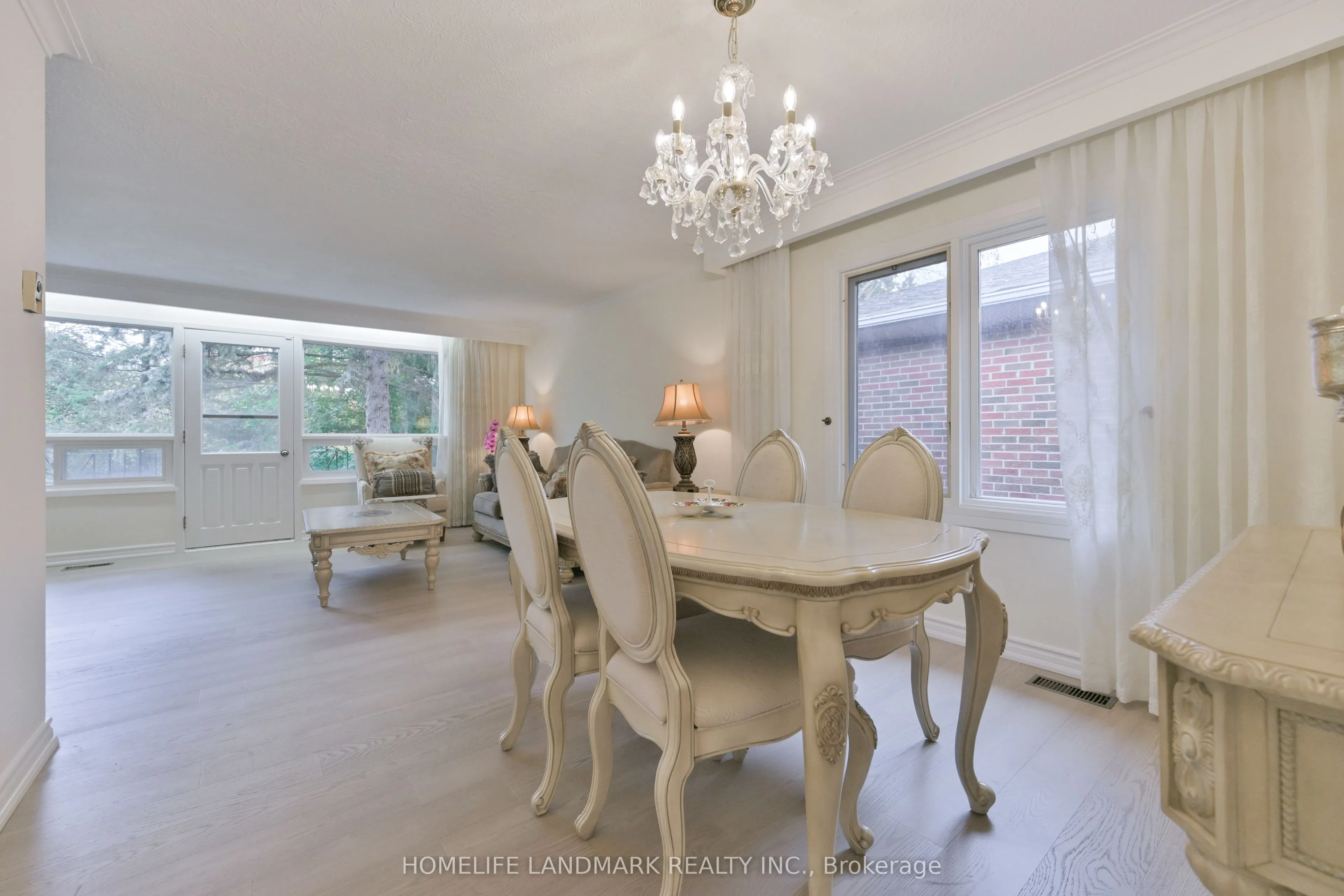 144 Clansman Boulevard