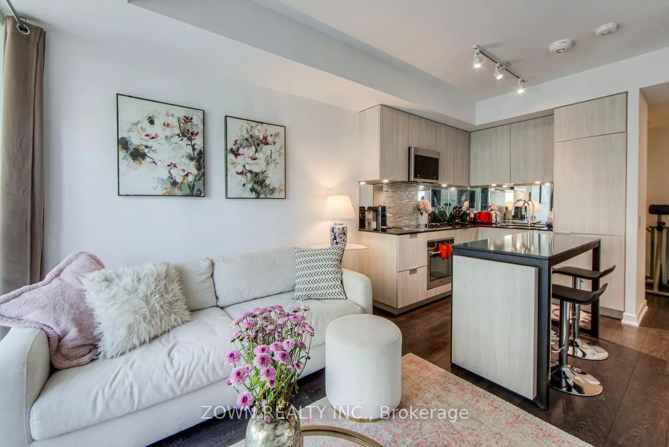 609 Avenue Road, #1410