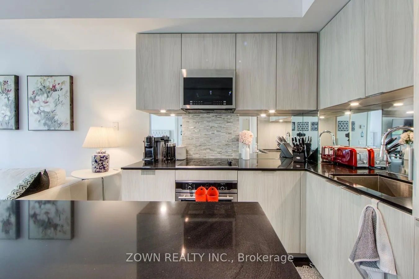 609 Avenue Road, #1410