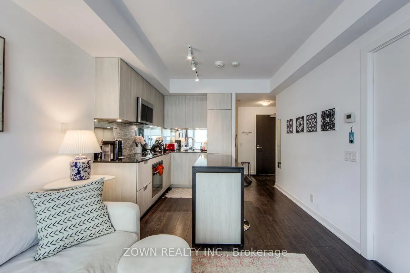 609 Avenue Road #1410