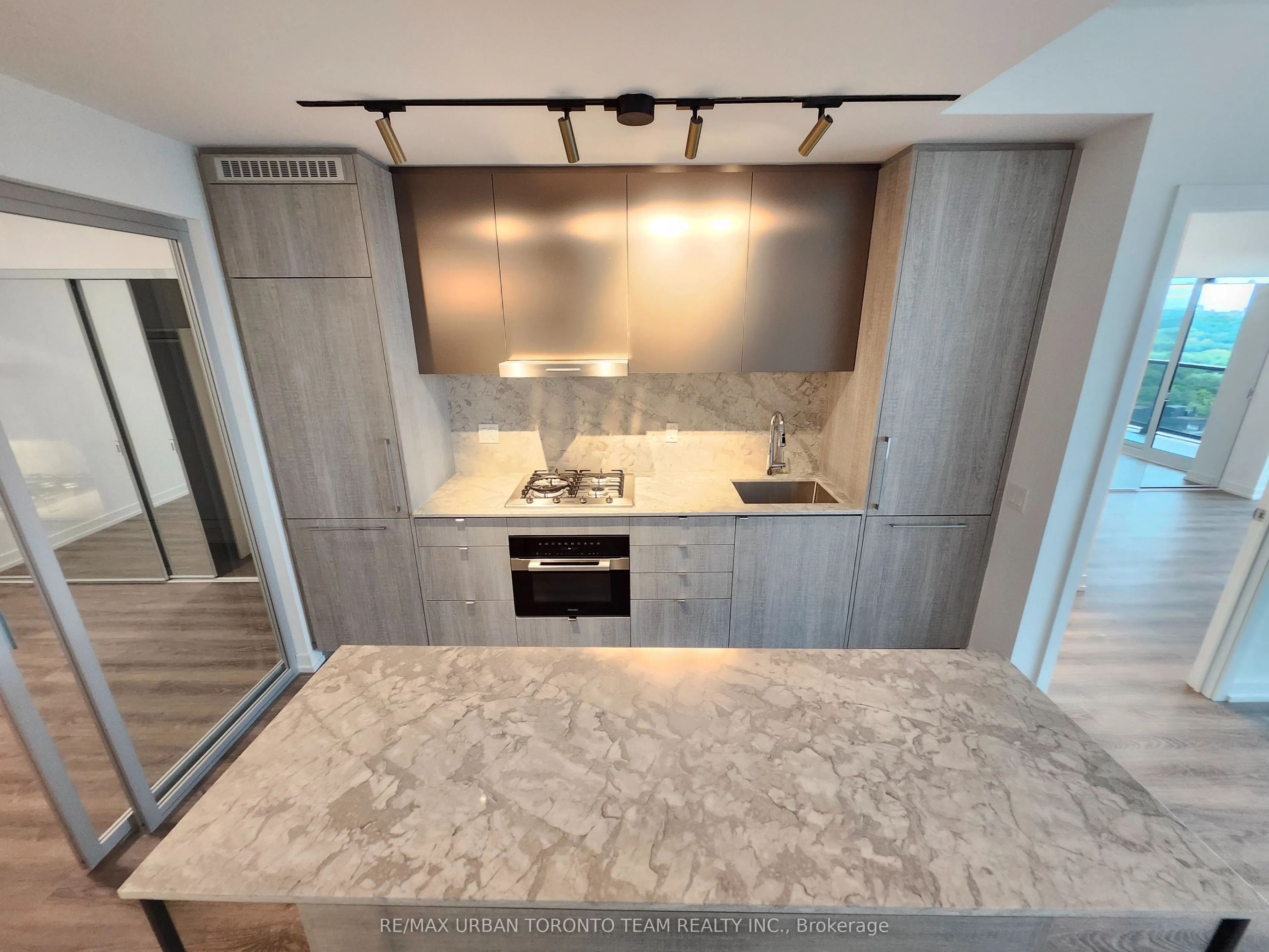 771 Yonge Street, #2805