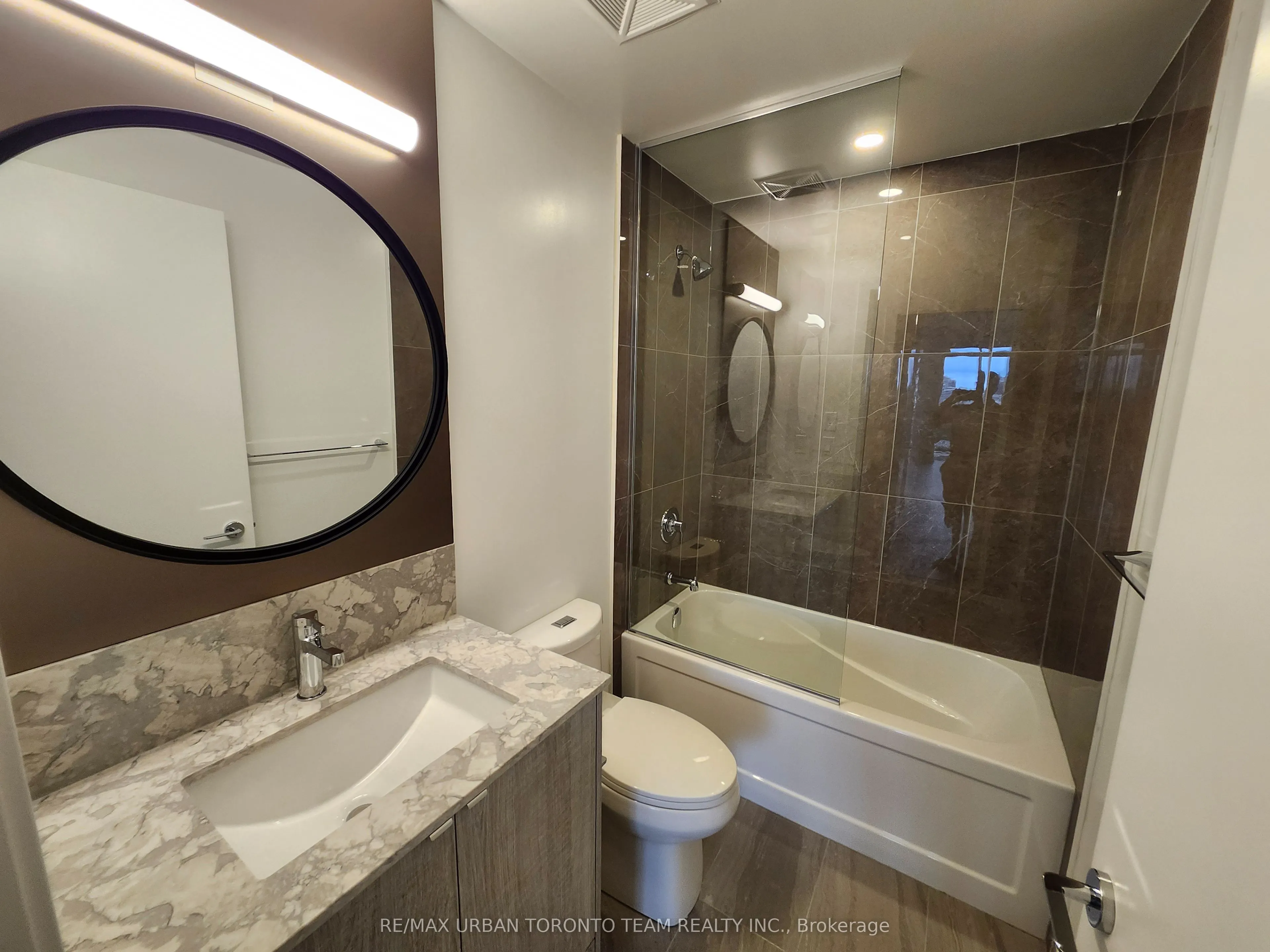 771 Yonge Street, #2805