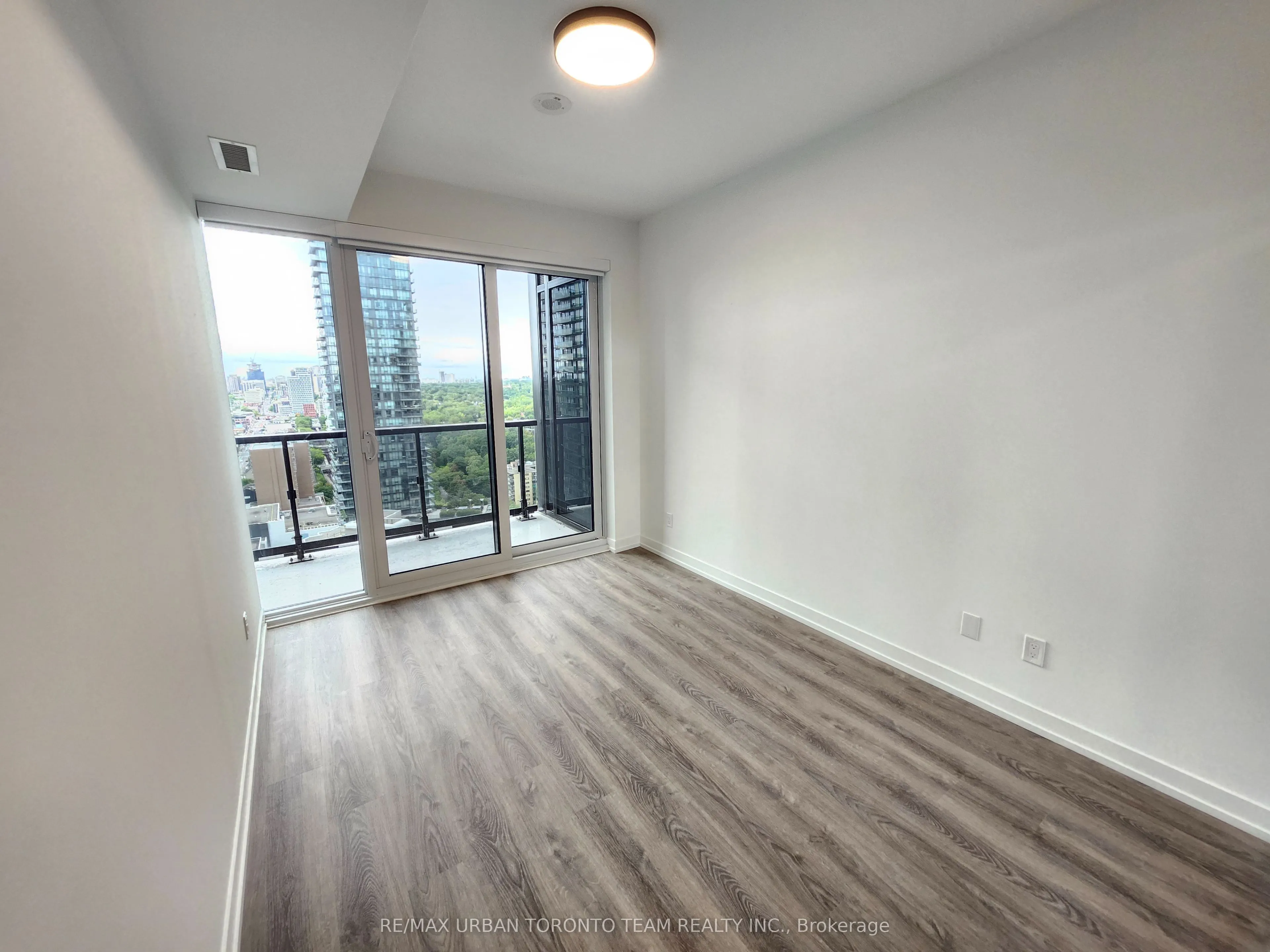 771 Yonge Street, #2805