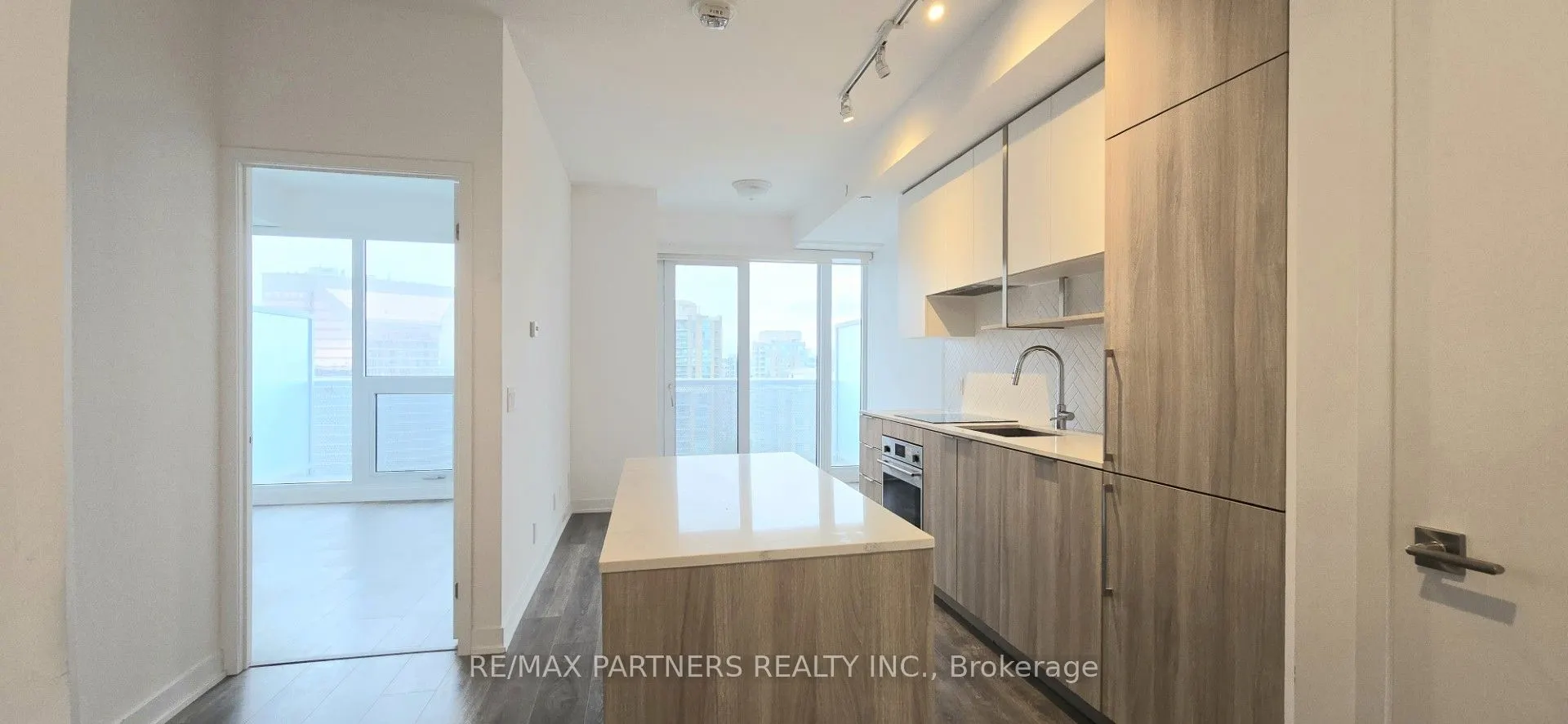 15 Holmes Avenue, #2006