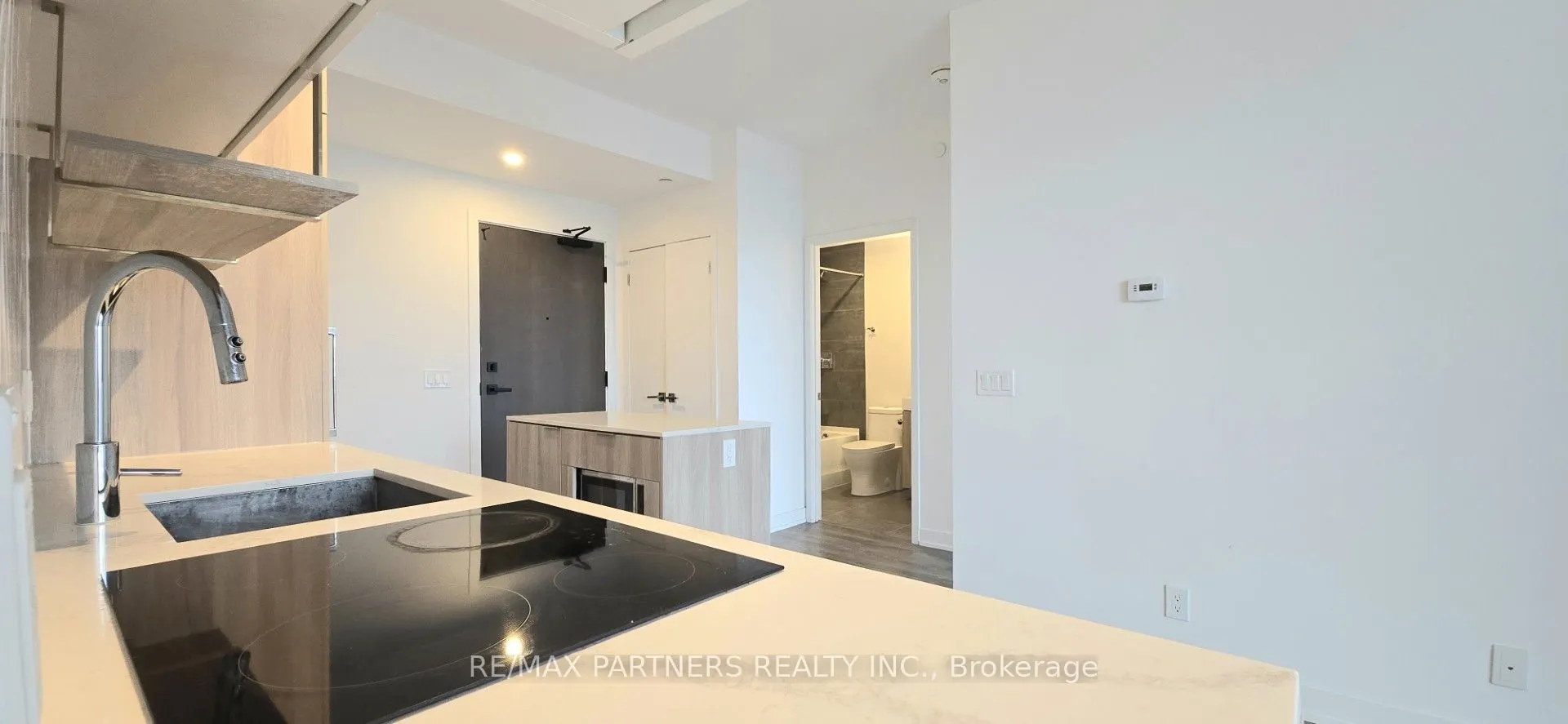 15 Holmes Avenue, #2006