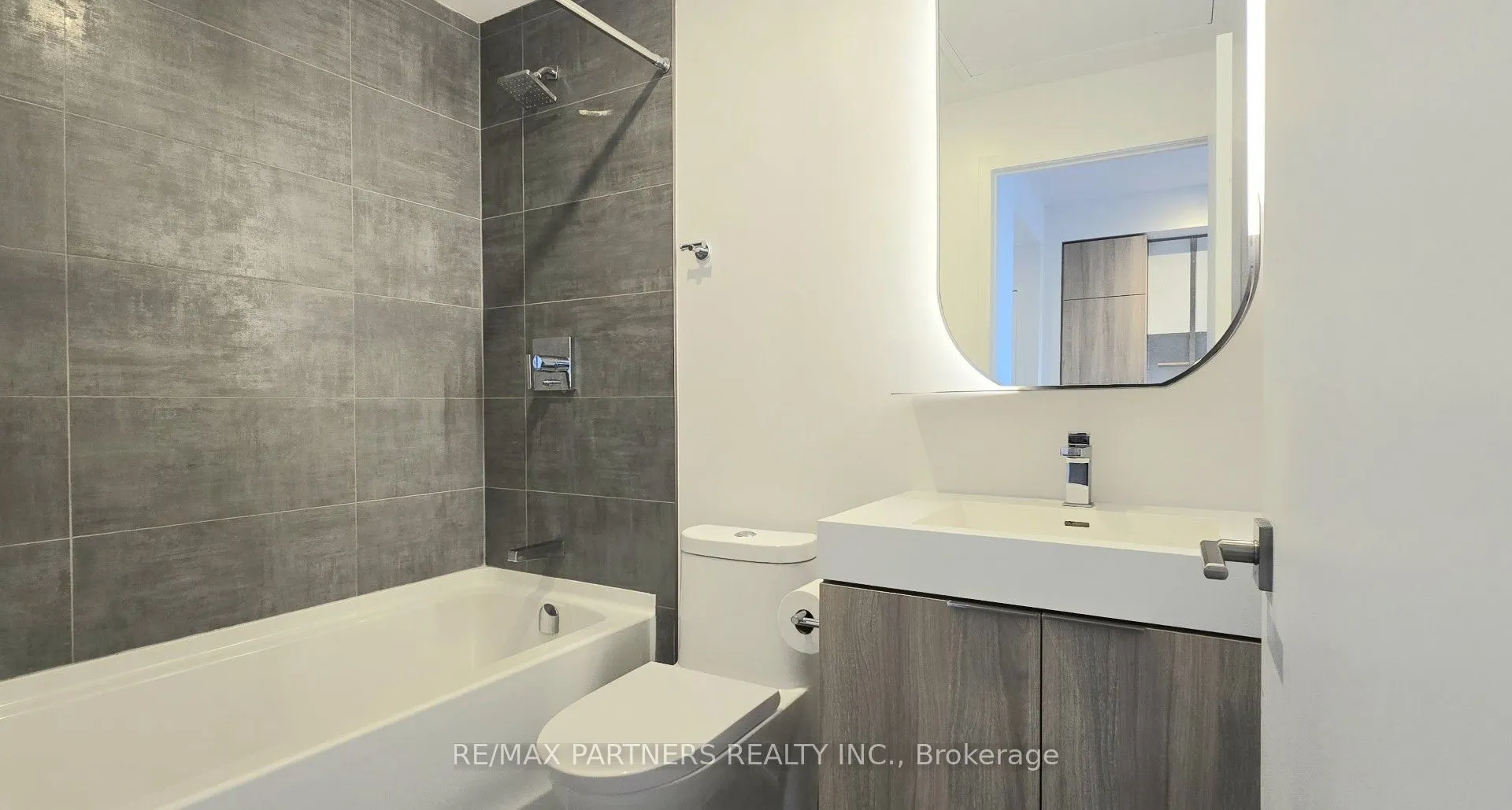 15 Holmes Avenue, #2006