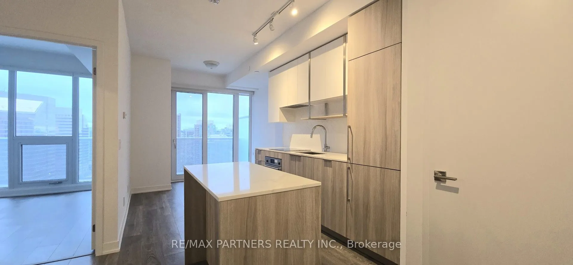 15 Holmes Avenue, #2006