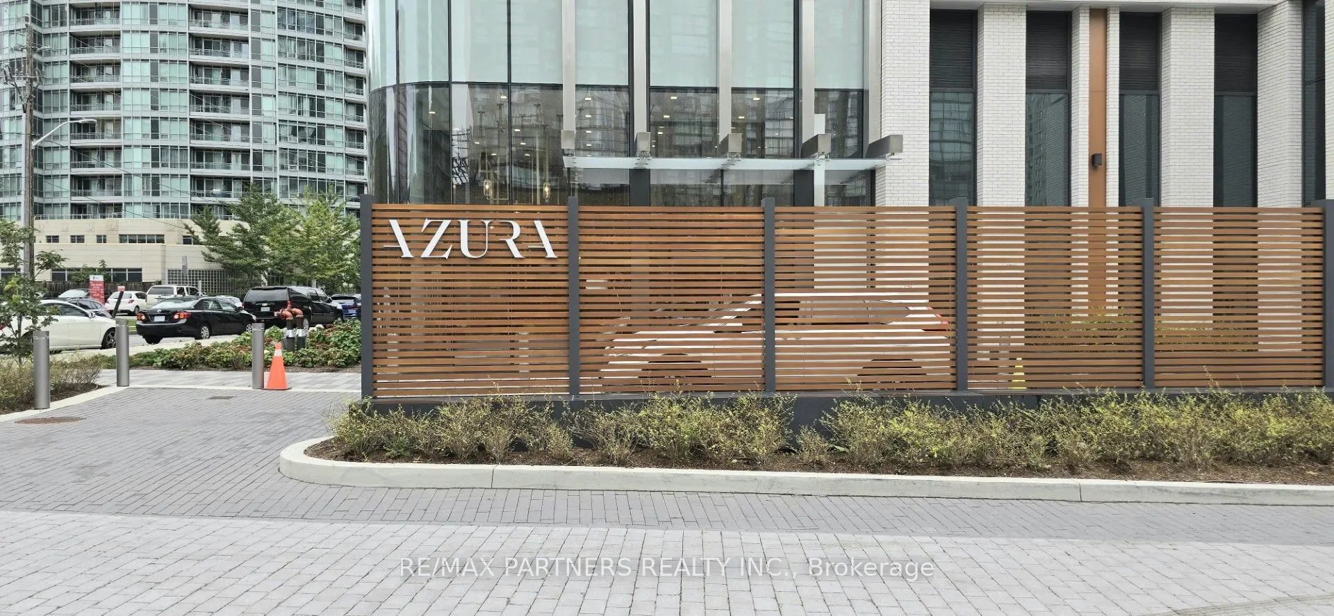 15 Holmes Avenue, #2006