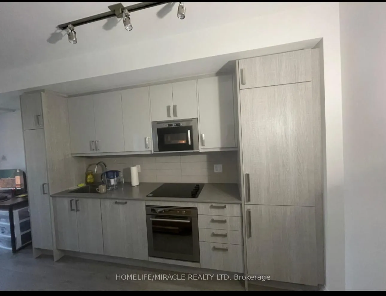 77 Mutual Street, #2907