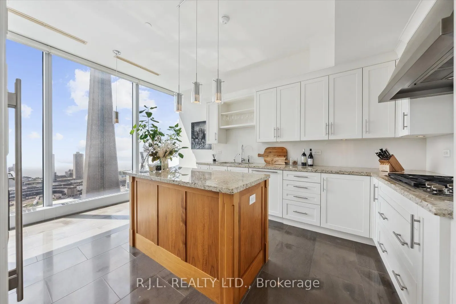 183 Wellington Street W, #2505