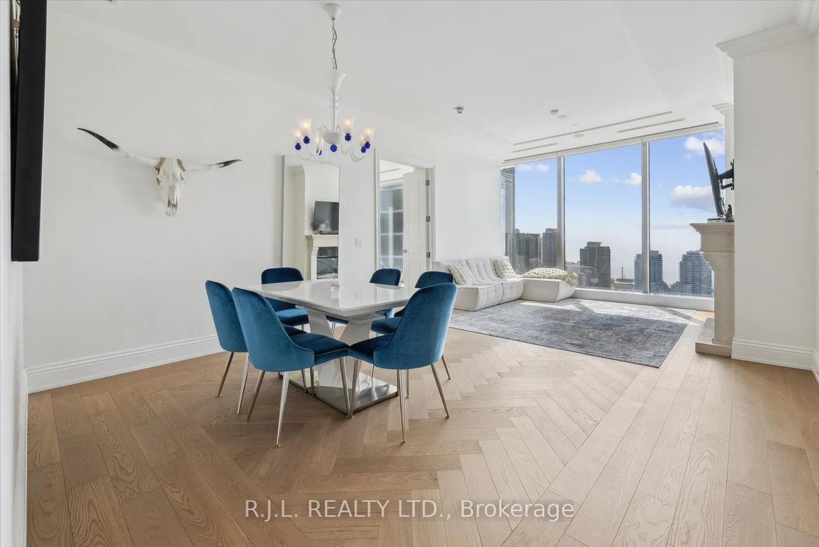 183 Wellington Street W, #2505