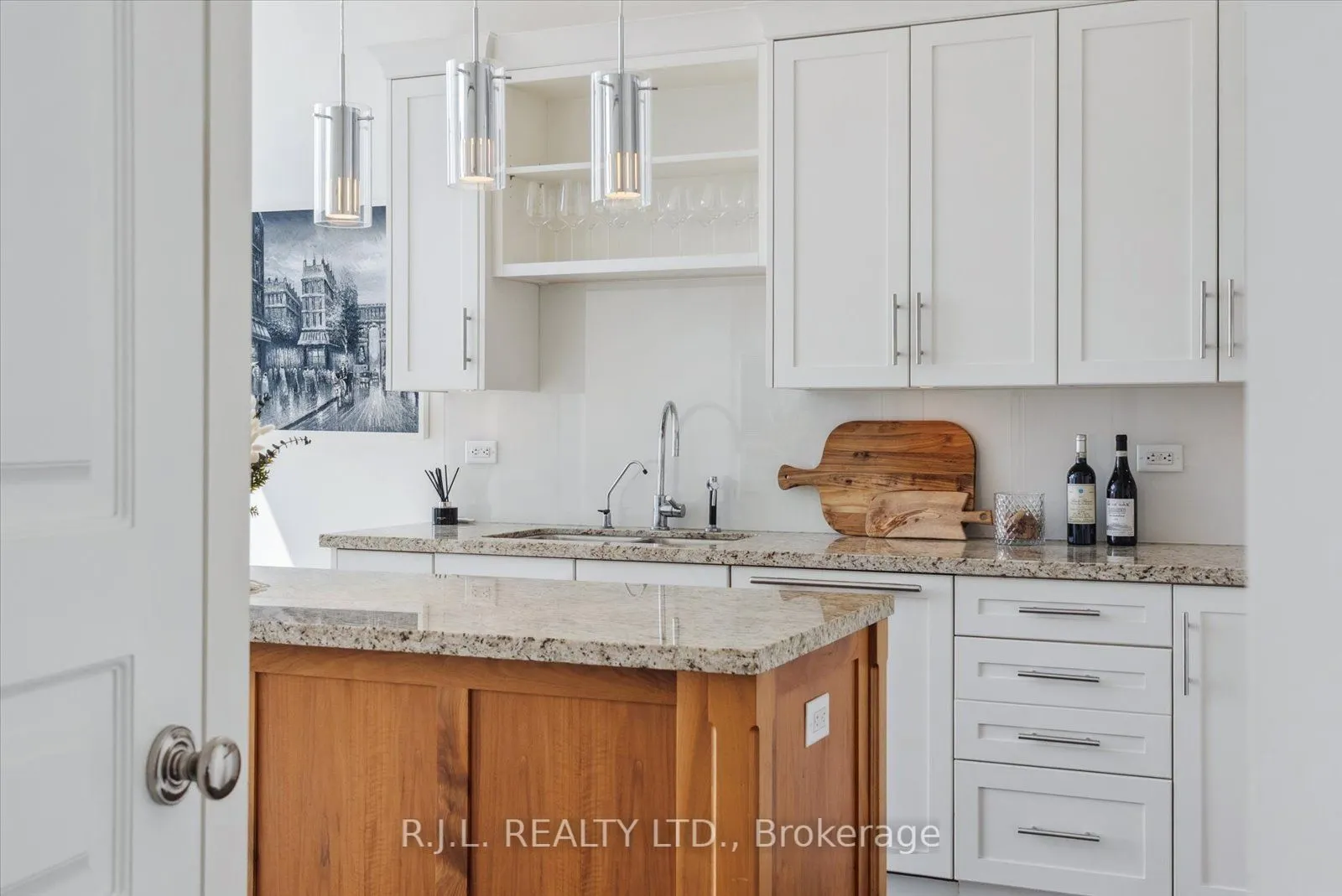 183 Wellington Street W, #2505