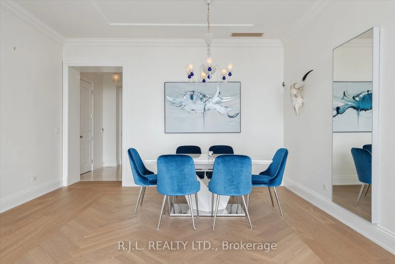 183 Wellington Street W, #2505