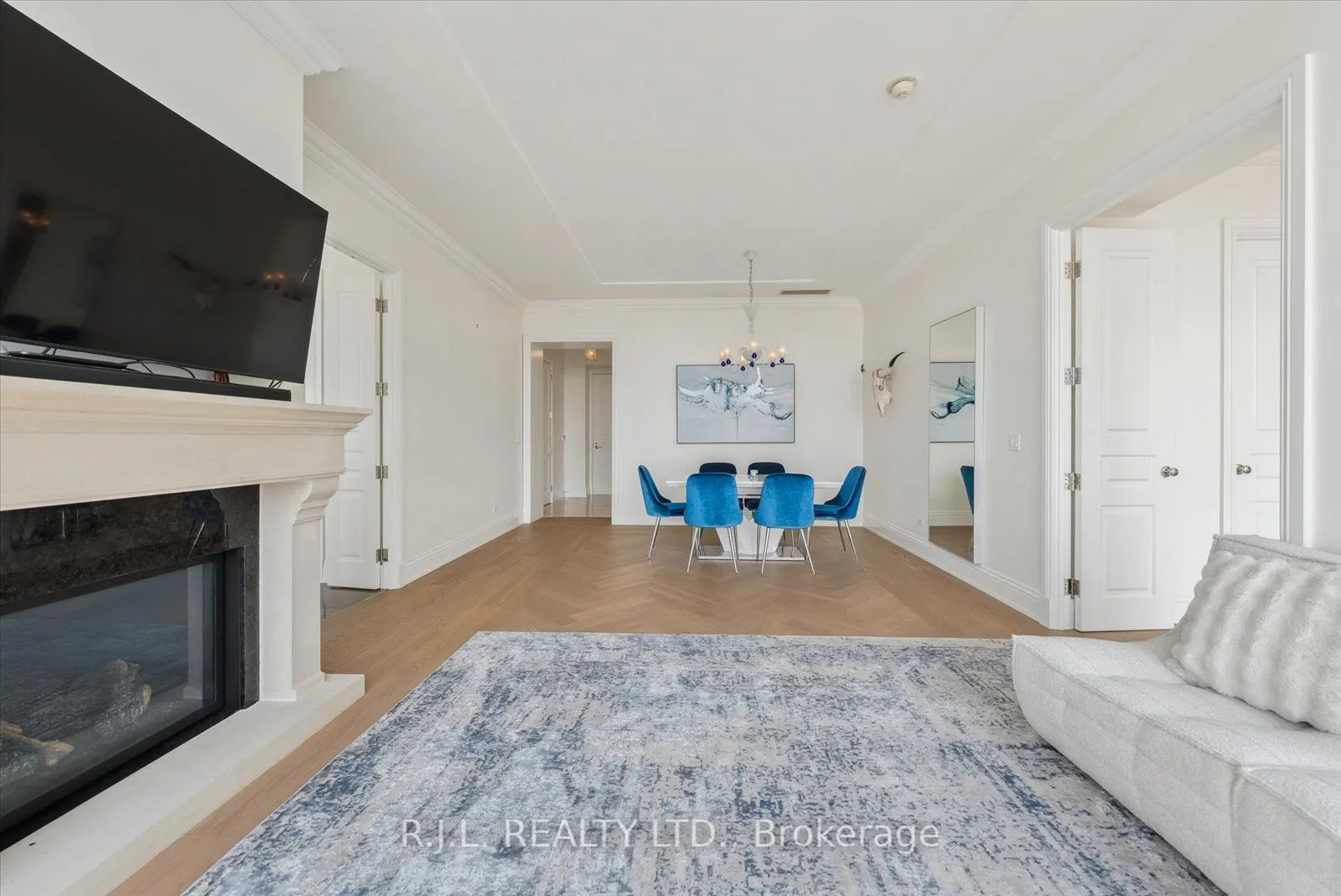 183 Wellington Street W, #2505