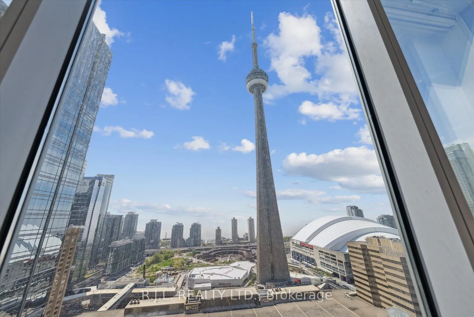 183 Wellington Street W, #2505