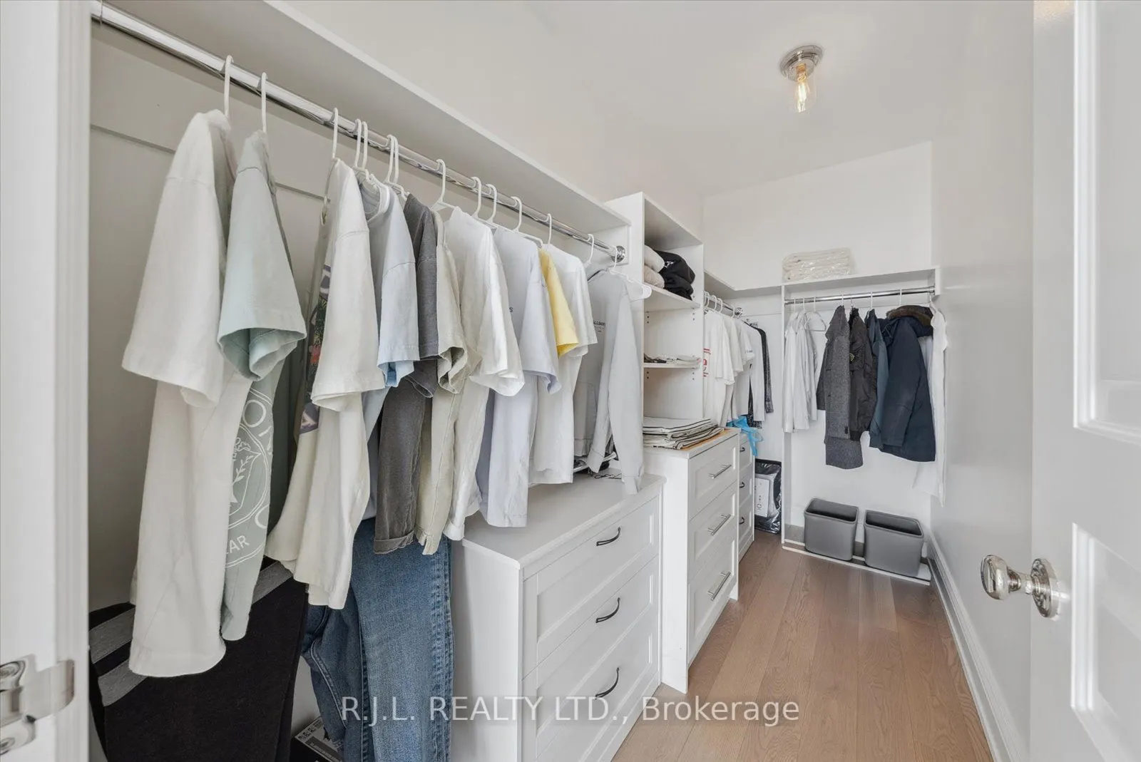 183 Wellington Street W, #2505