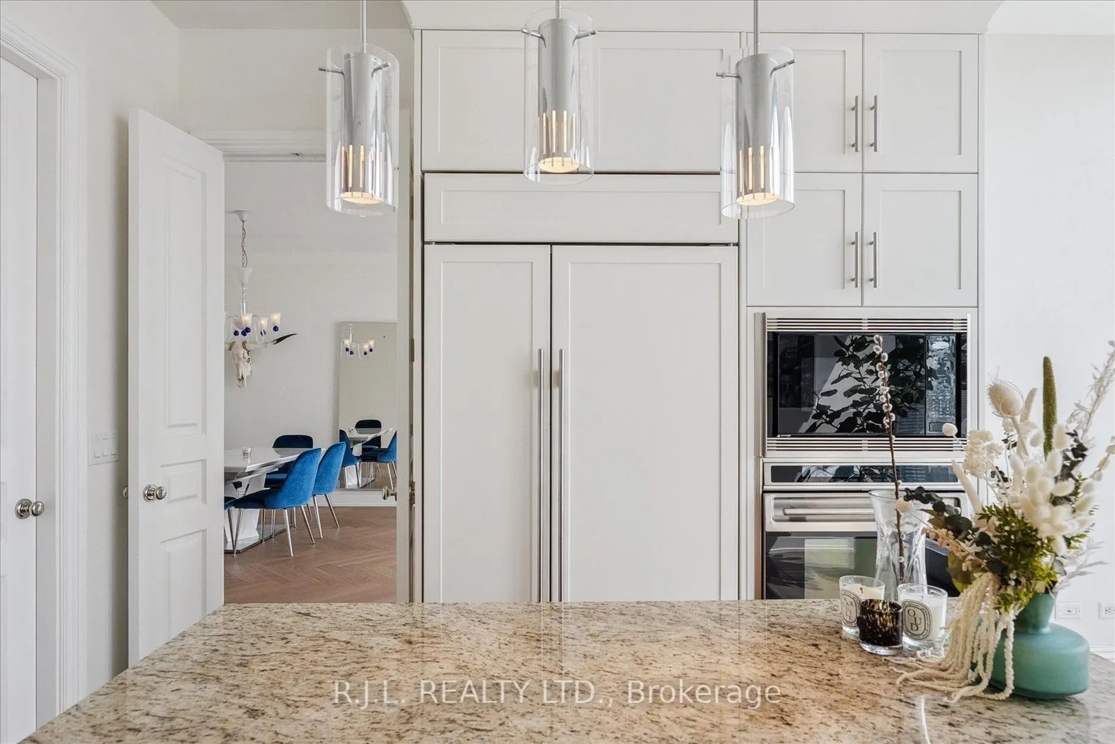 183 Wellington Street W, #2505