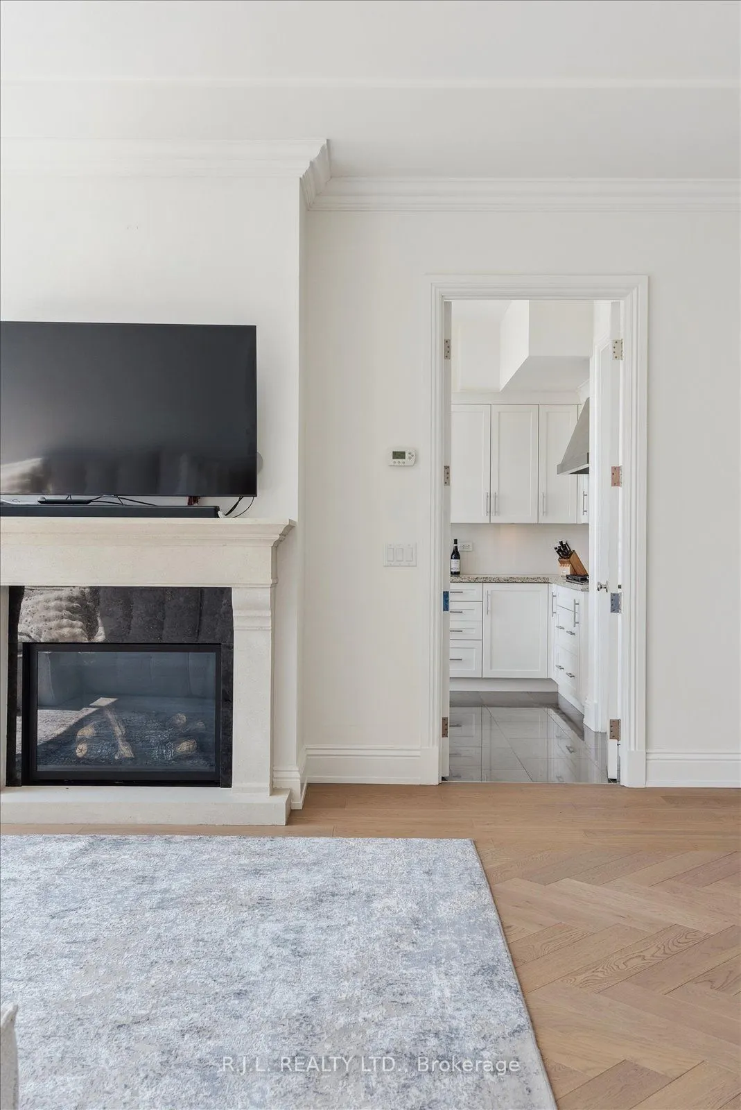 183 Wellington Street W, #2505