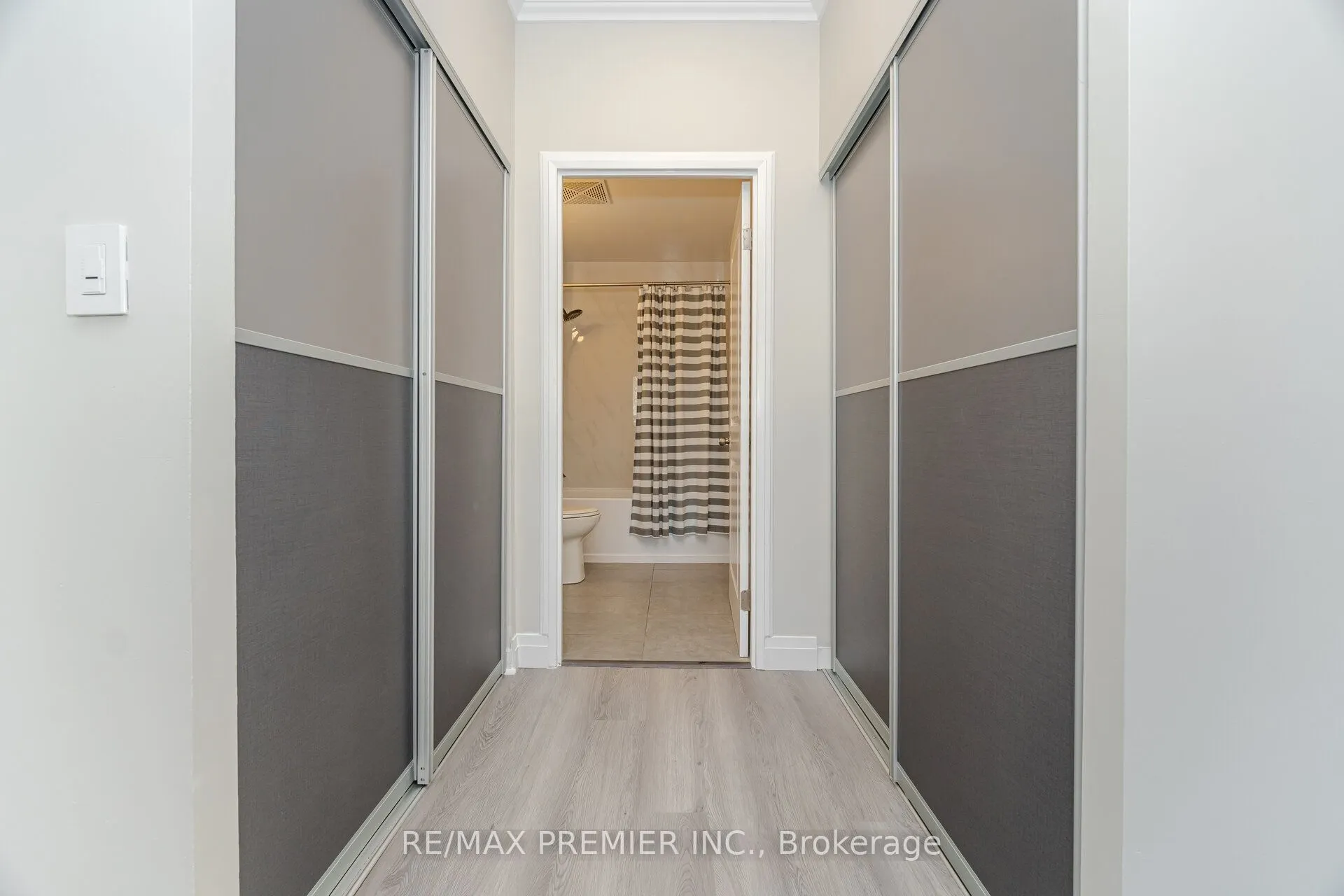 1005 King Street W, #717