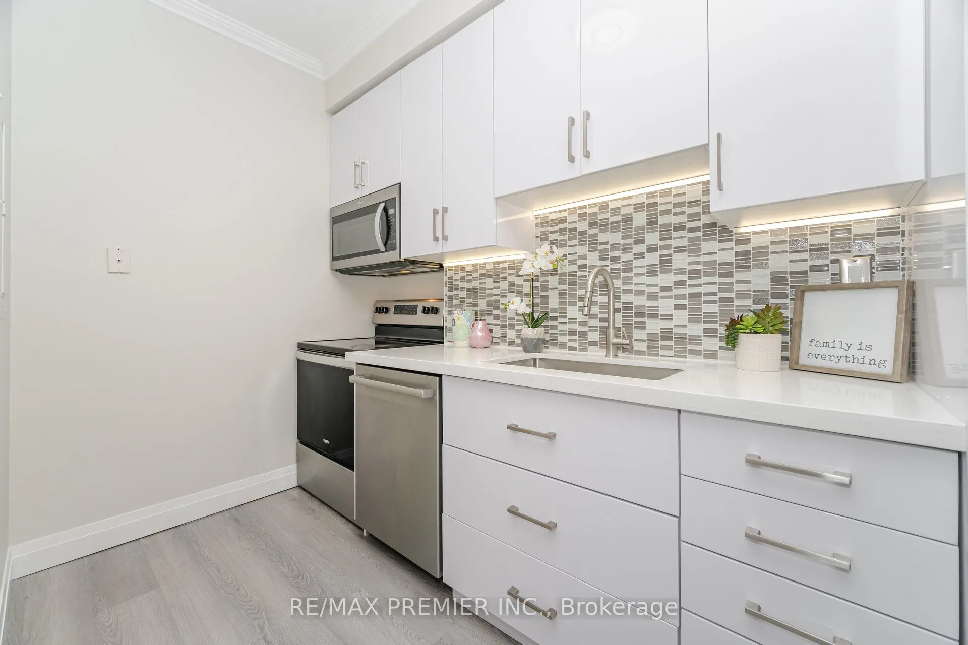 1005 King Street W, #717