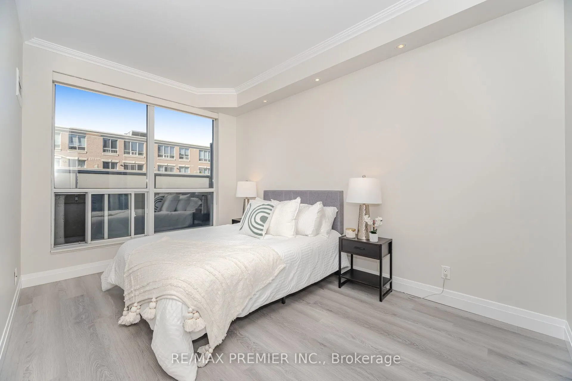 1005 King Street W, #717