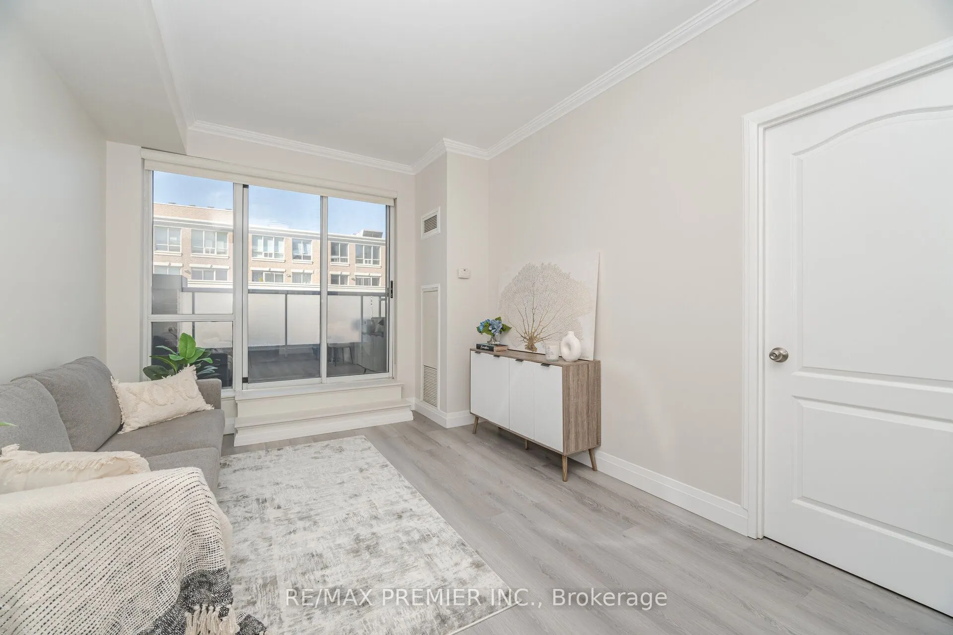 1005 King Street W, #717