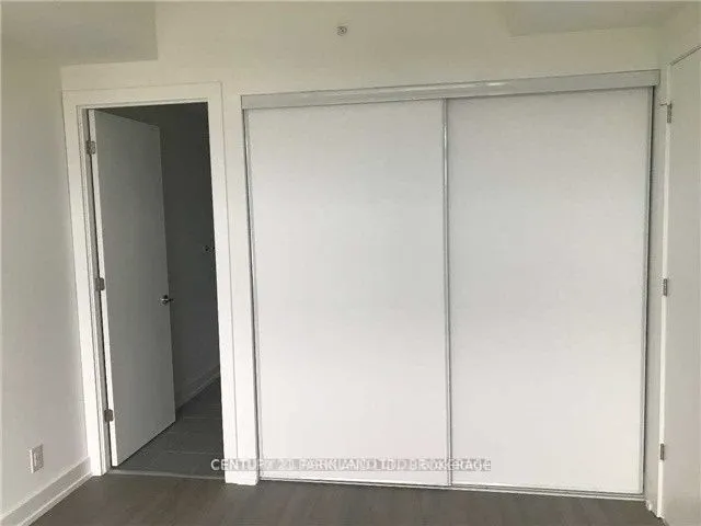 6 Parkwood Avenue, #312