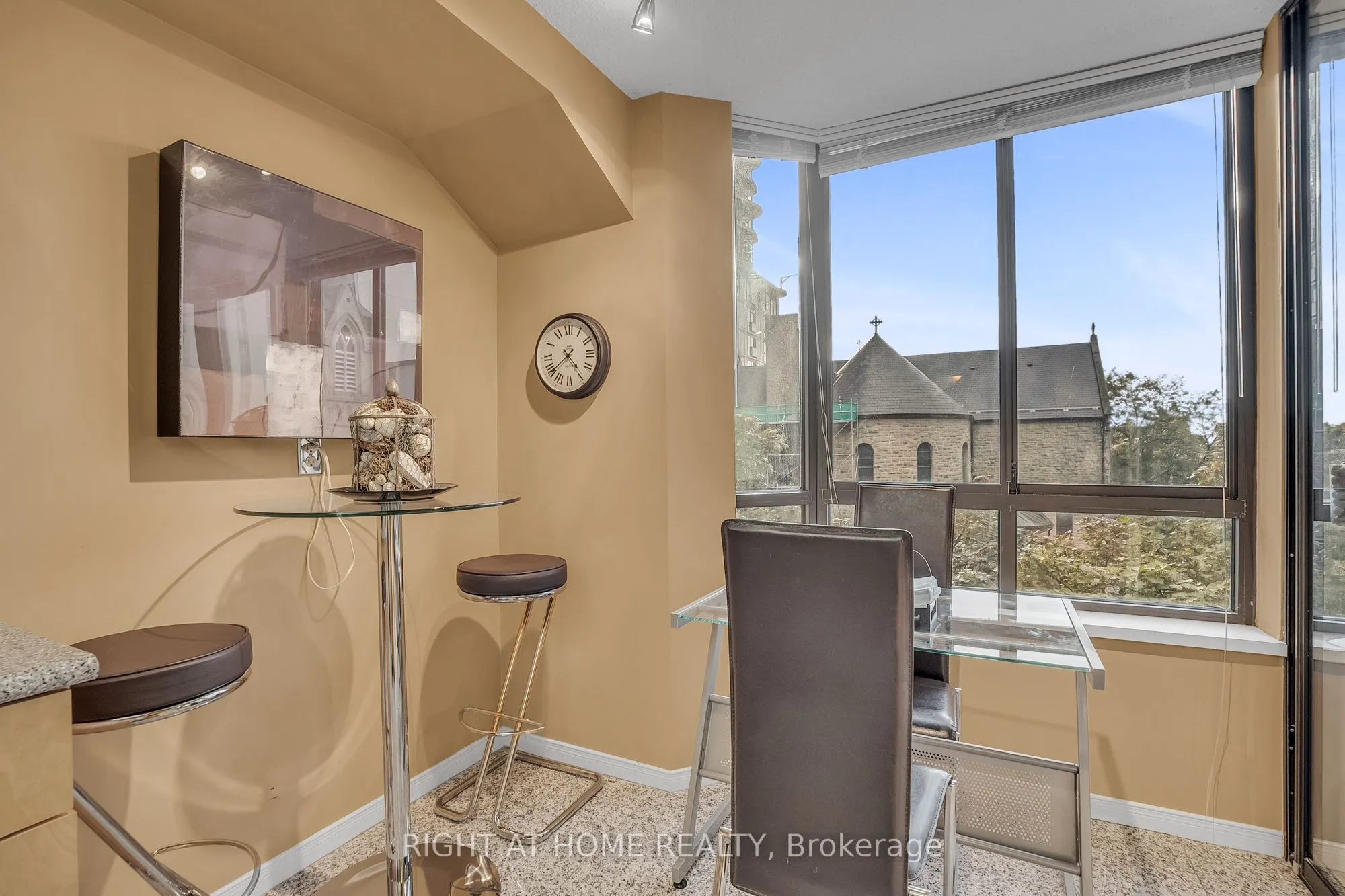 195 St Patrick Street, #604