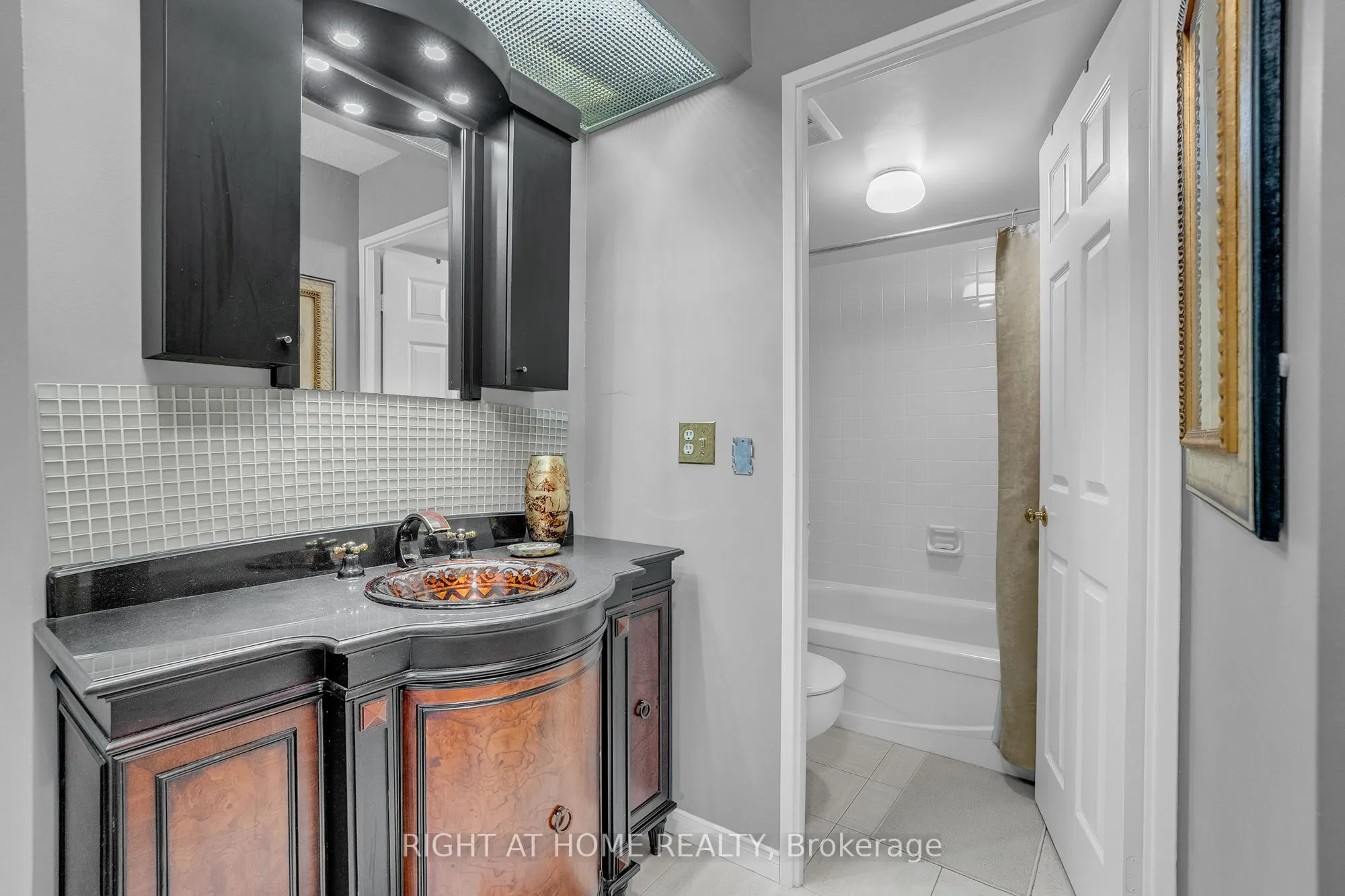 195 St Patrick Street, #604