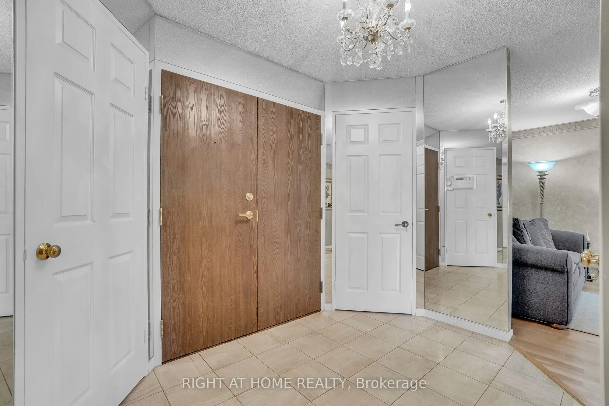 195 St Patrick Street, #604