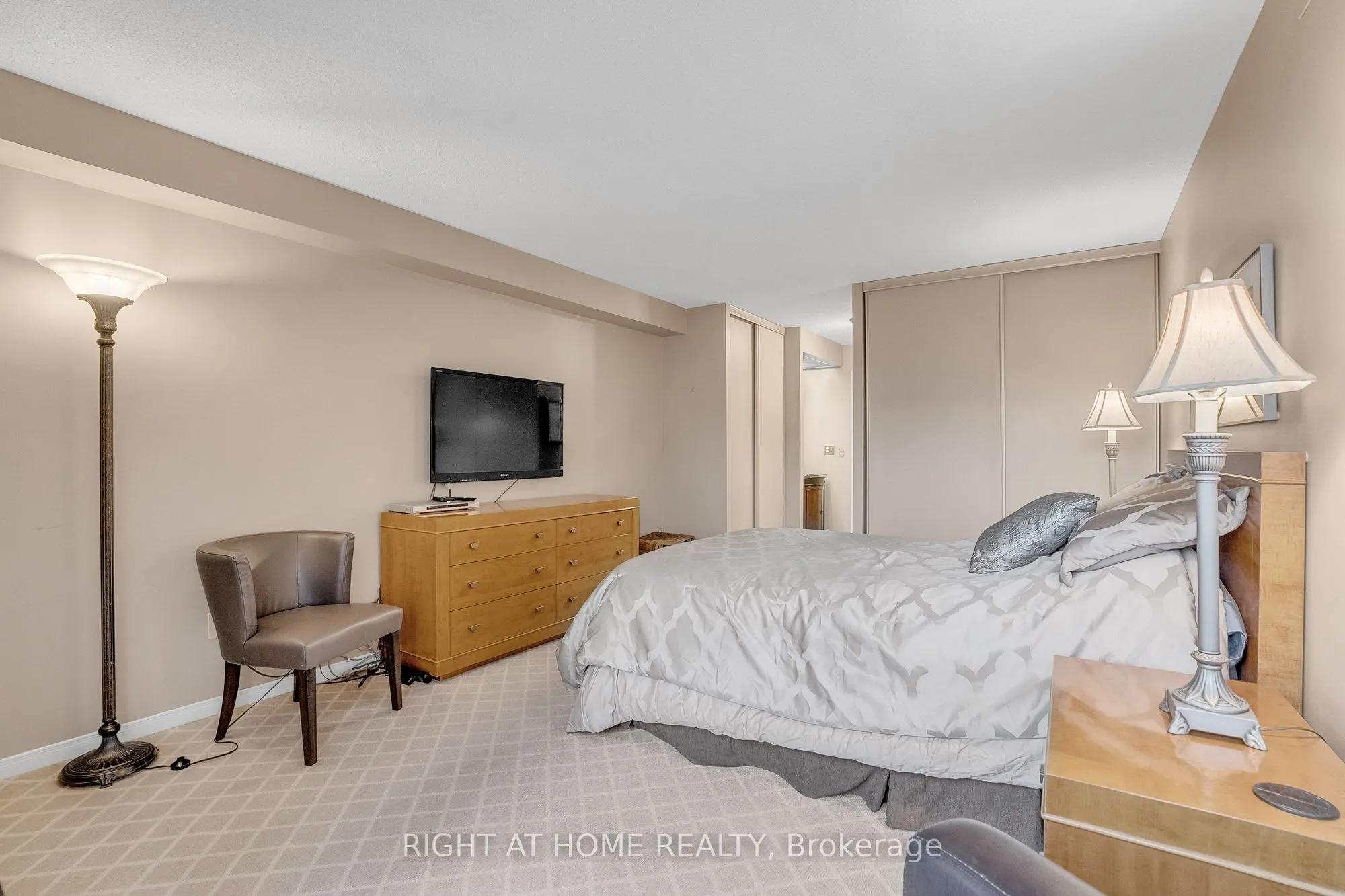 195 St Patrick Street, #604