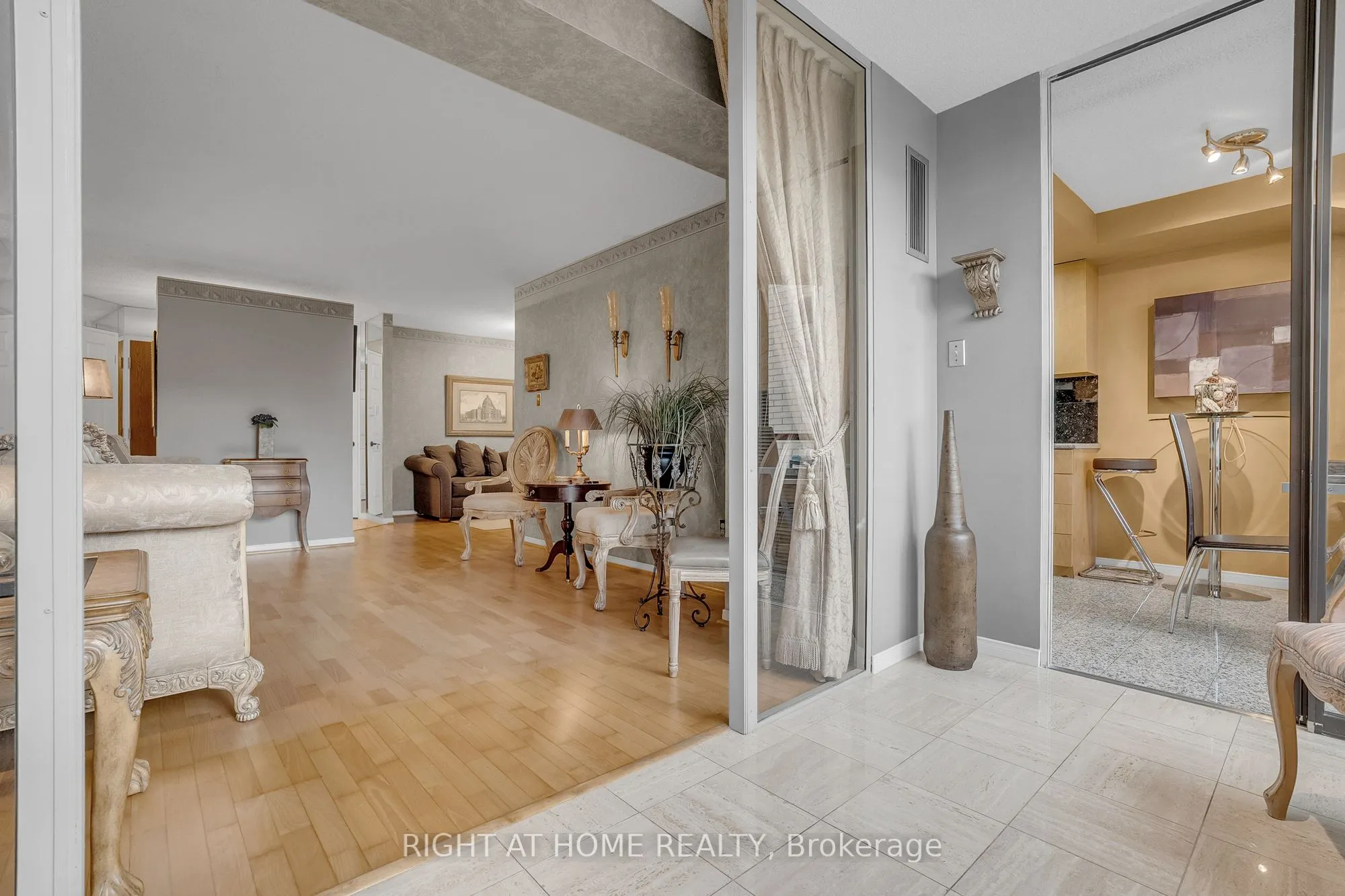 195 St Patrick Street, #604