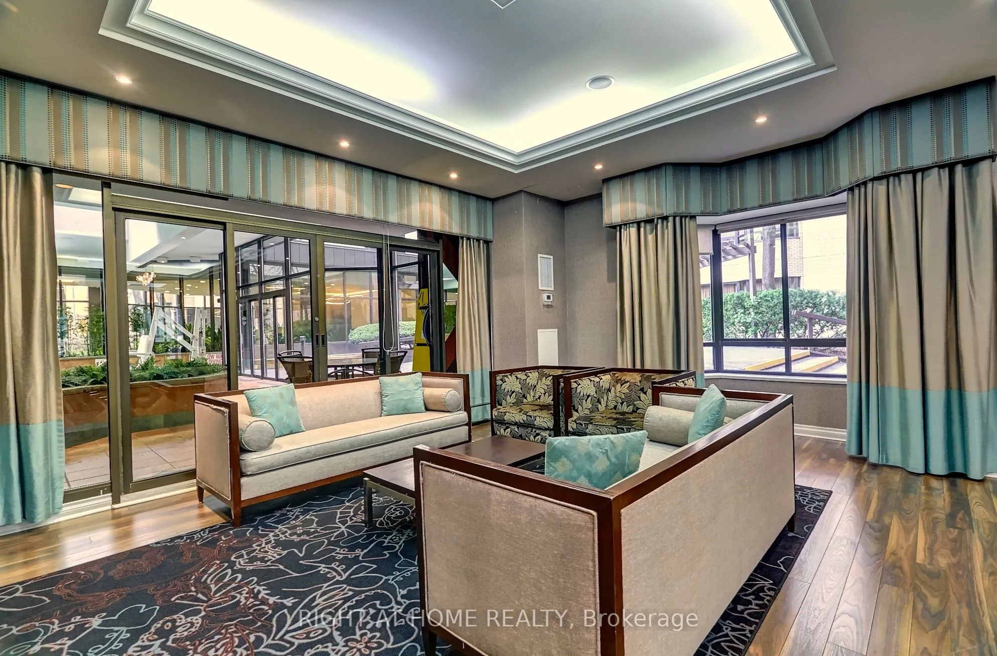 195 St Patrick Street, #604