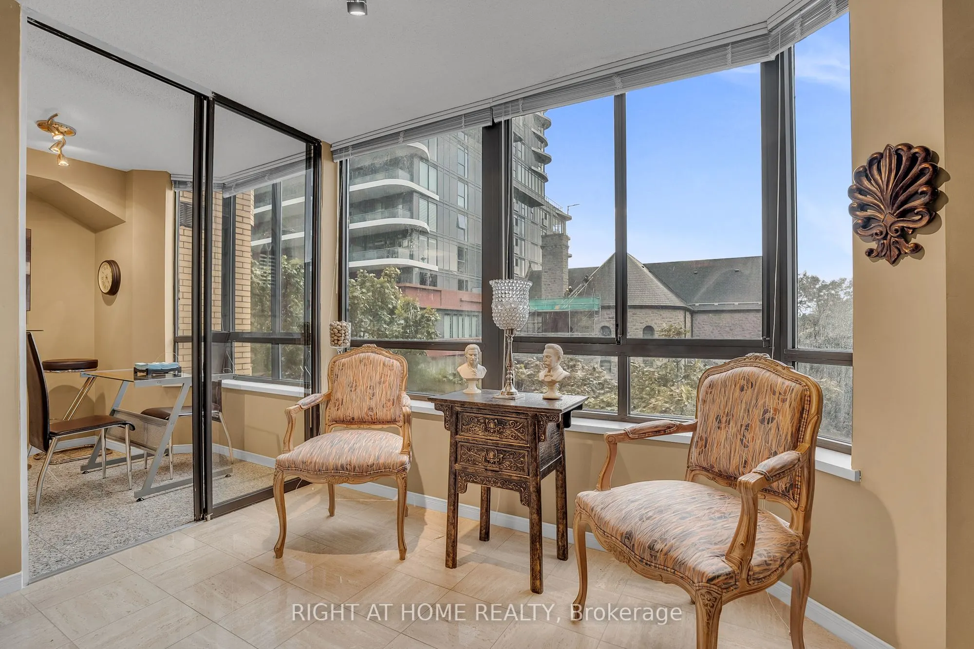 195 St Patrick Street, #604