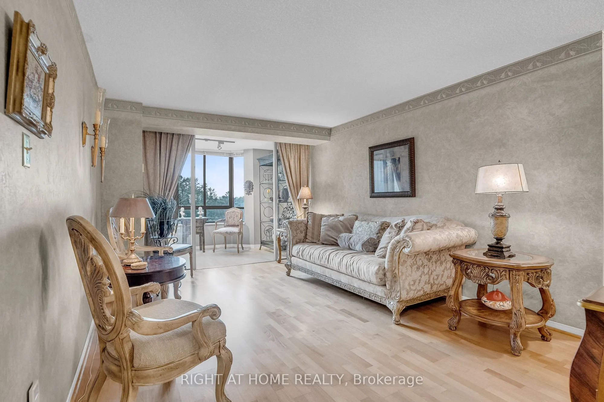 195 St Patrick Street, #604