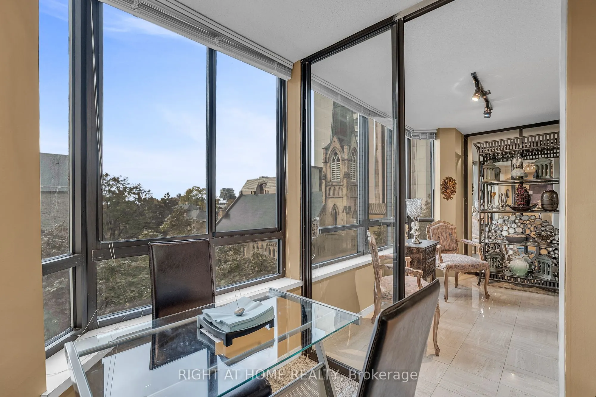 195 St Patrick Street, #604