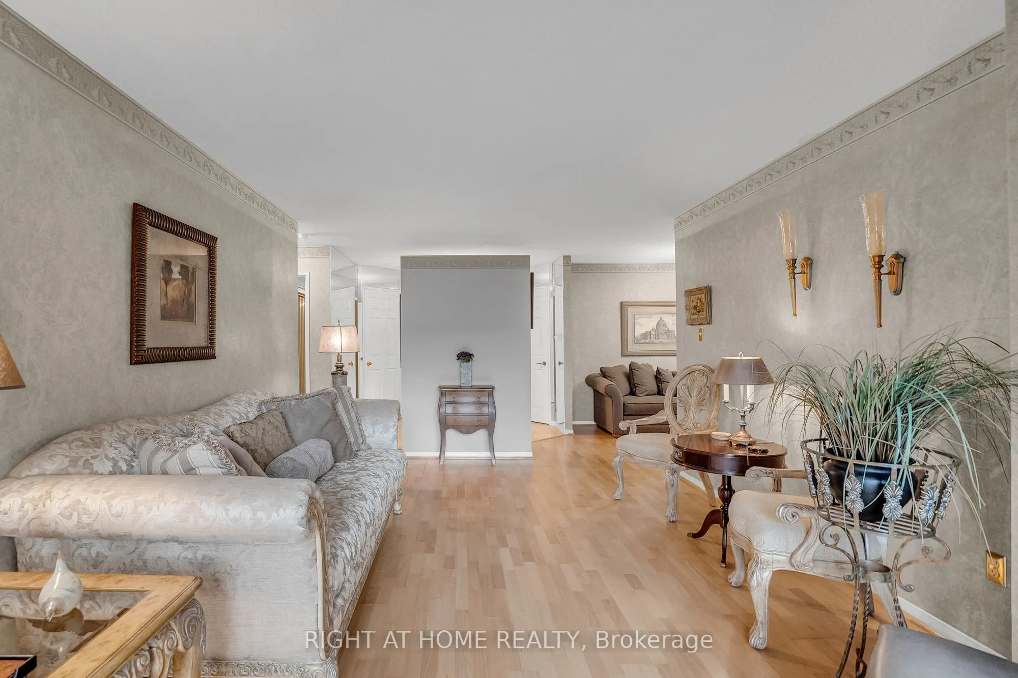 195 St Patrick Street, #604