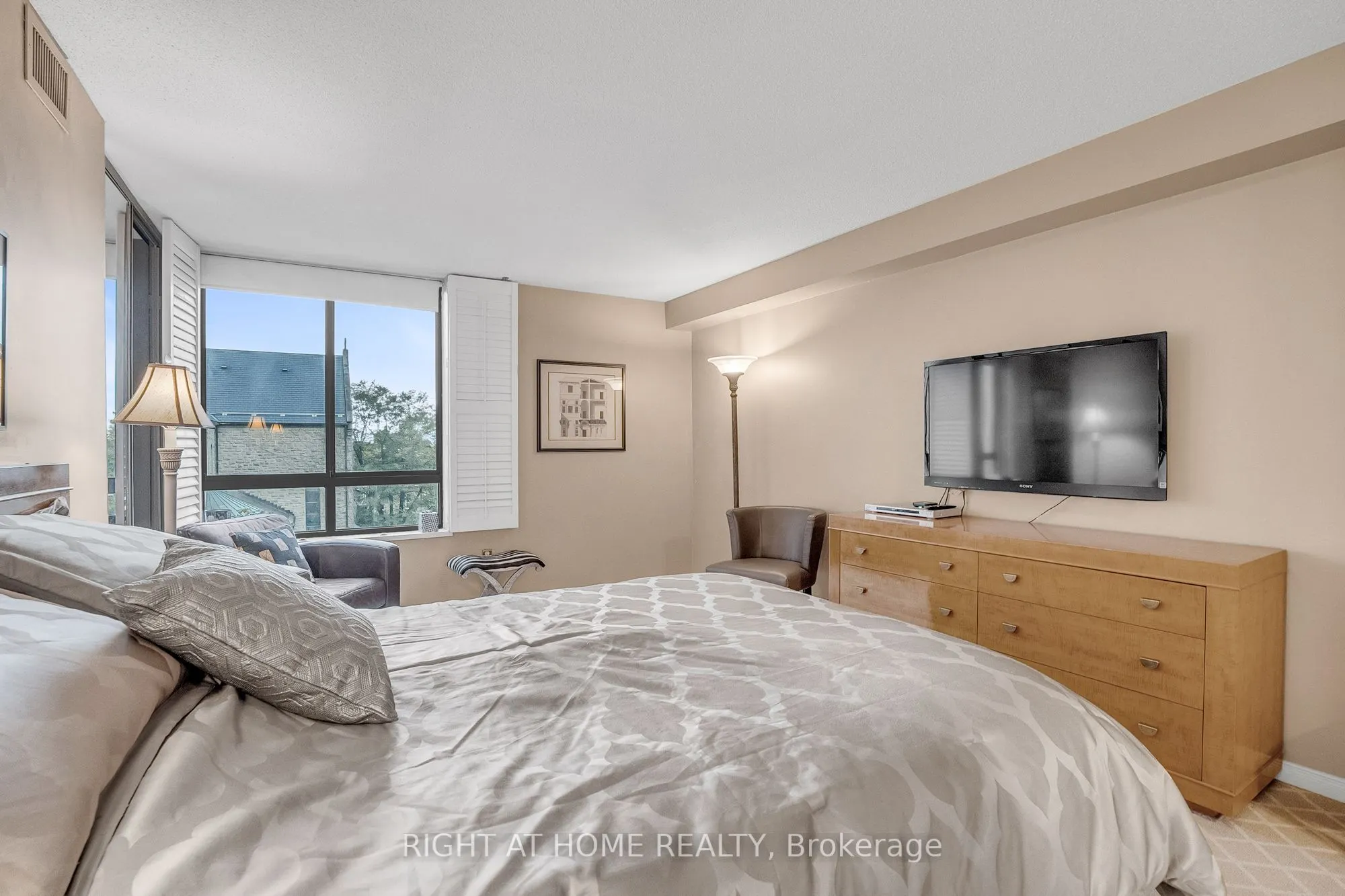 195 St Patrick Street, #604