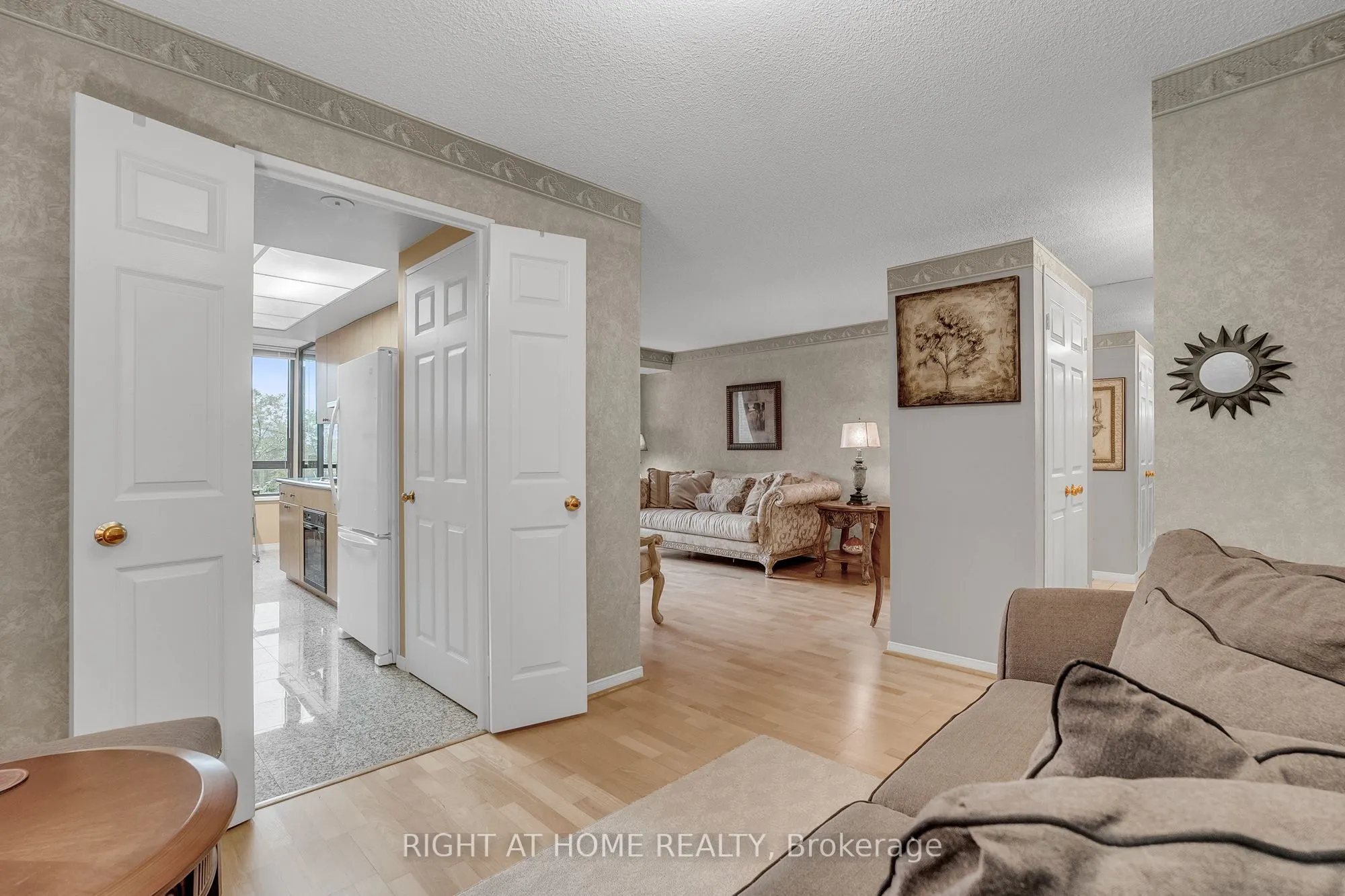 195 St Patrick Street, #604