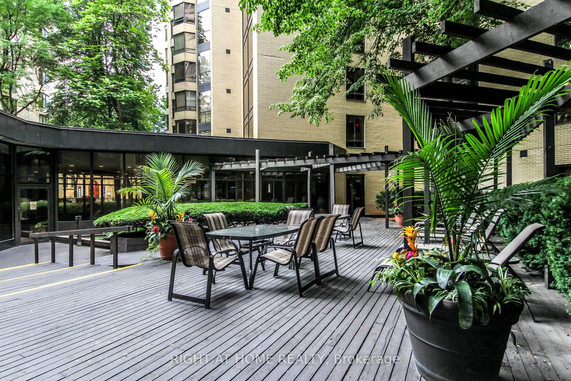 195 St Patrick Street, #604