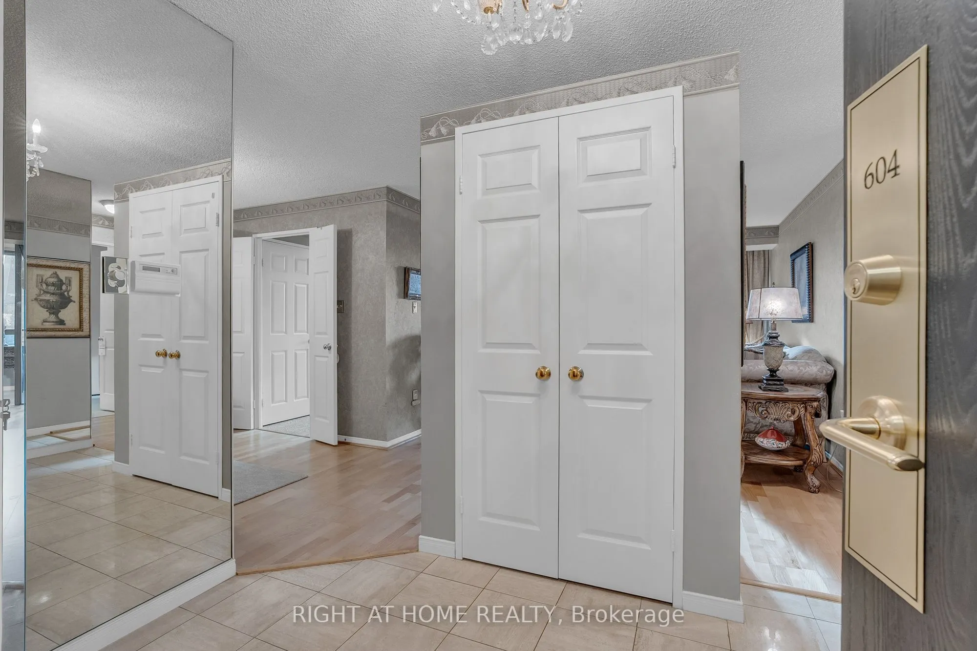 195 St Patrick Street, #604