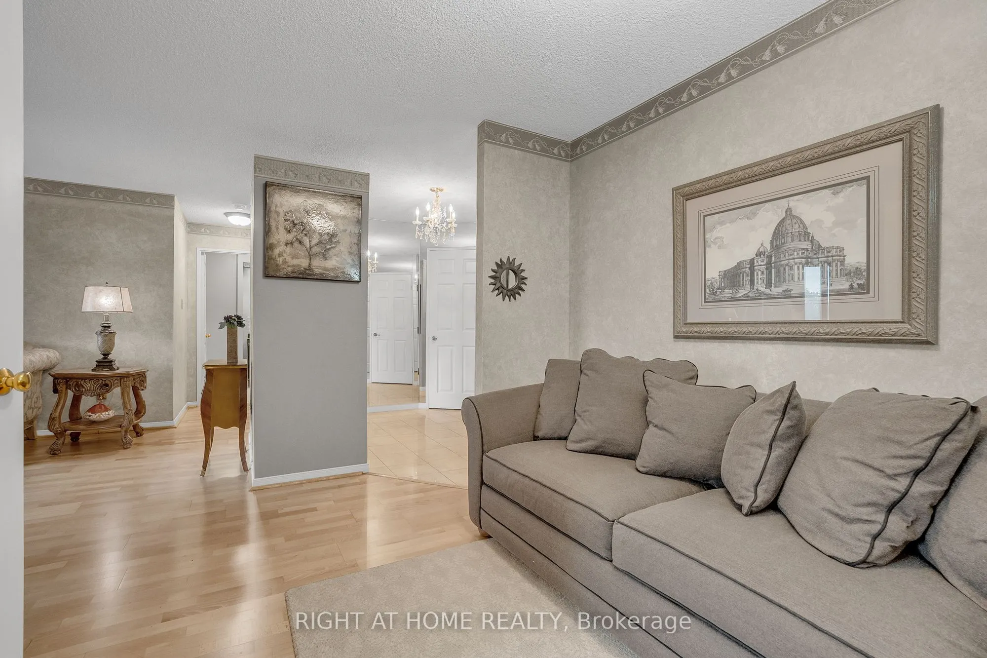 195 St Patrick Street, #604