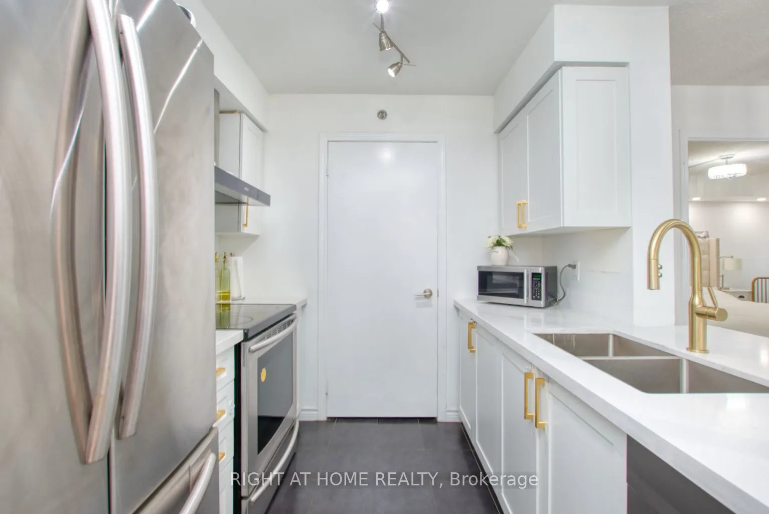 35 Saranac Boulevard, #827