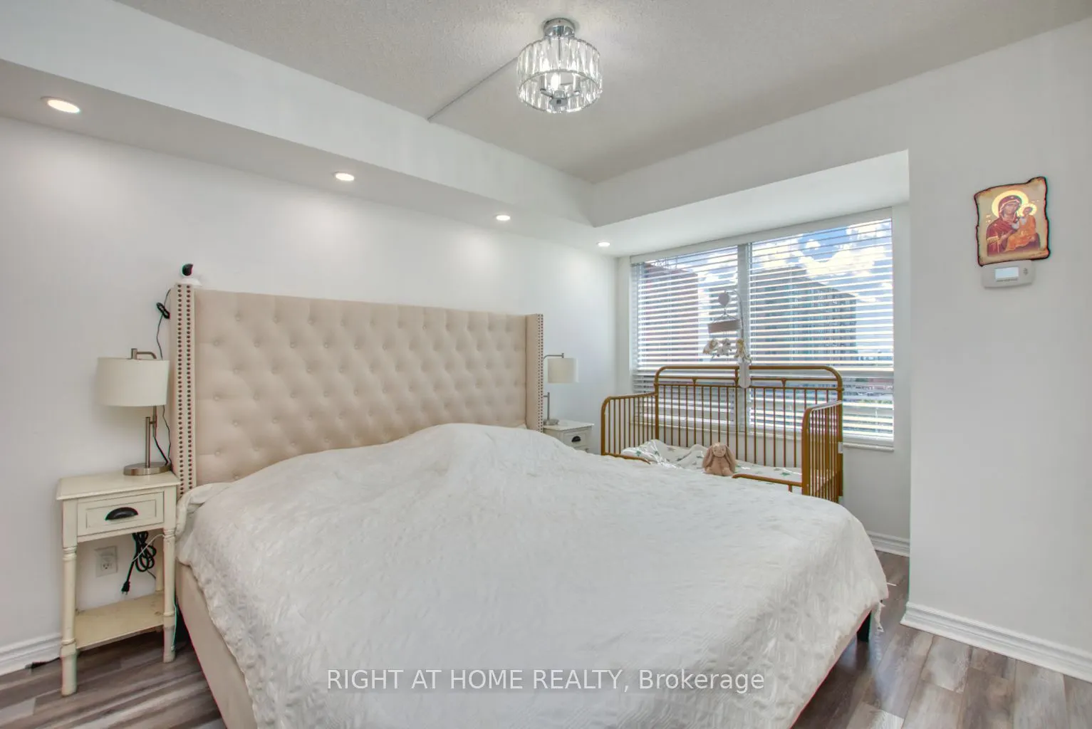 35 Saranac Boulevard, #827