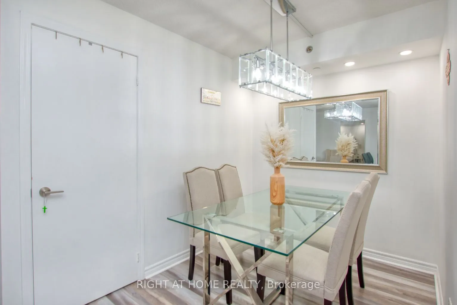 35 Saranac Boulevard, #827